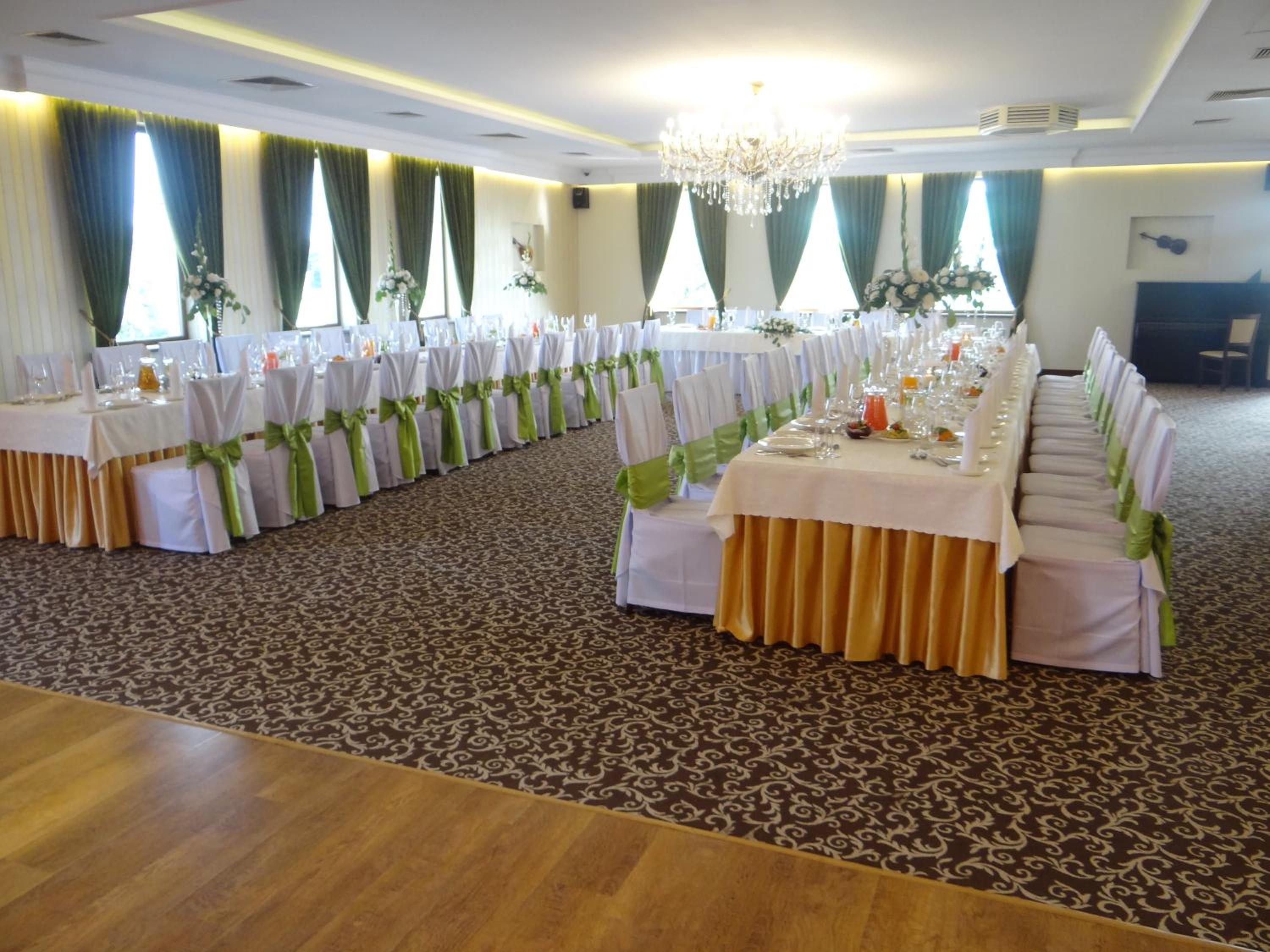 banquet hall