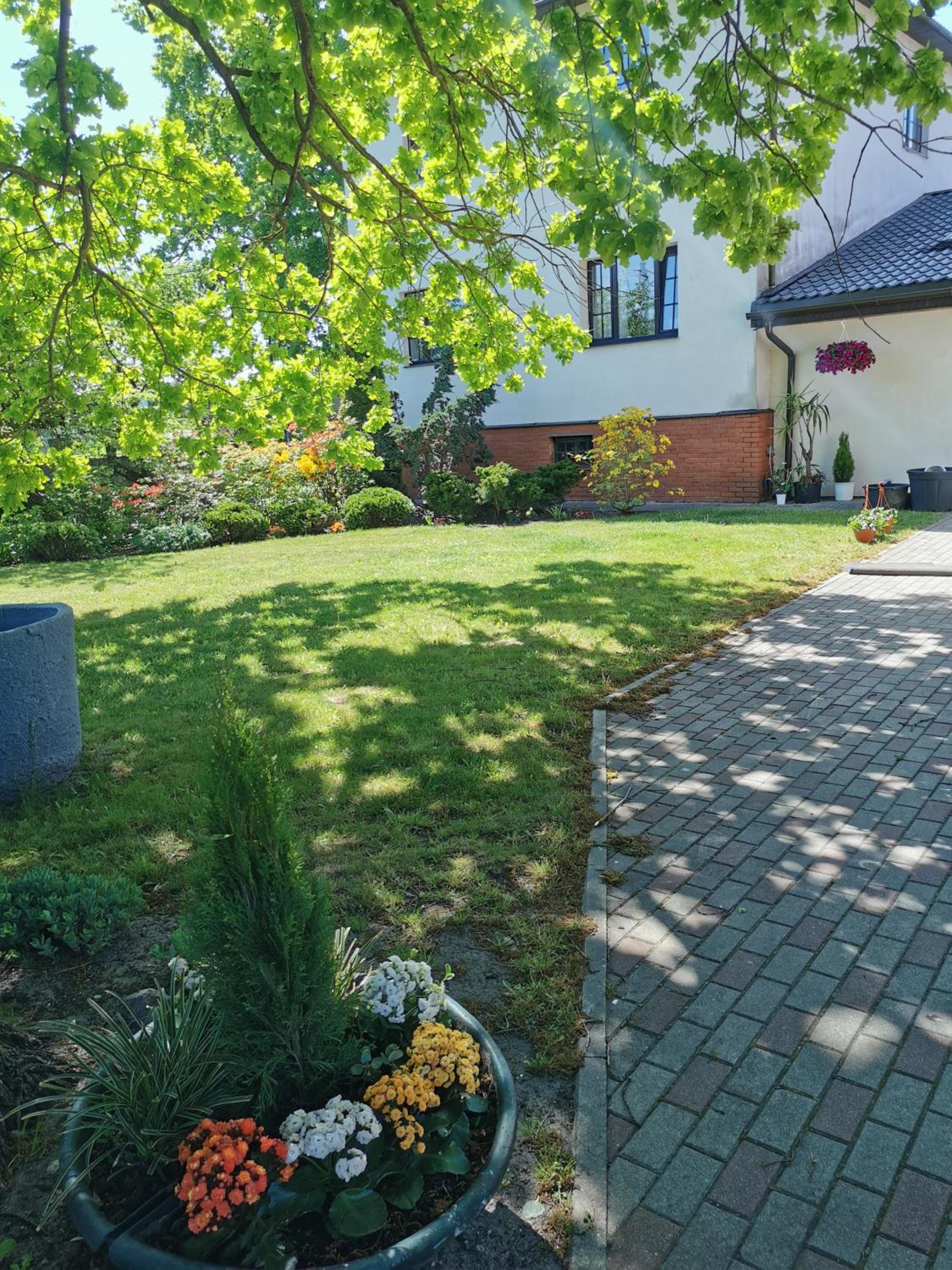 Garden View Home view 2