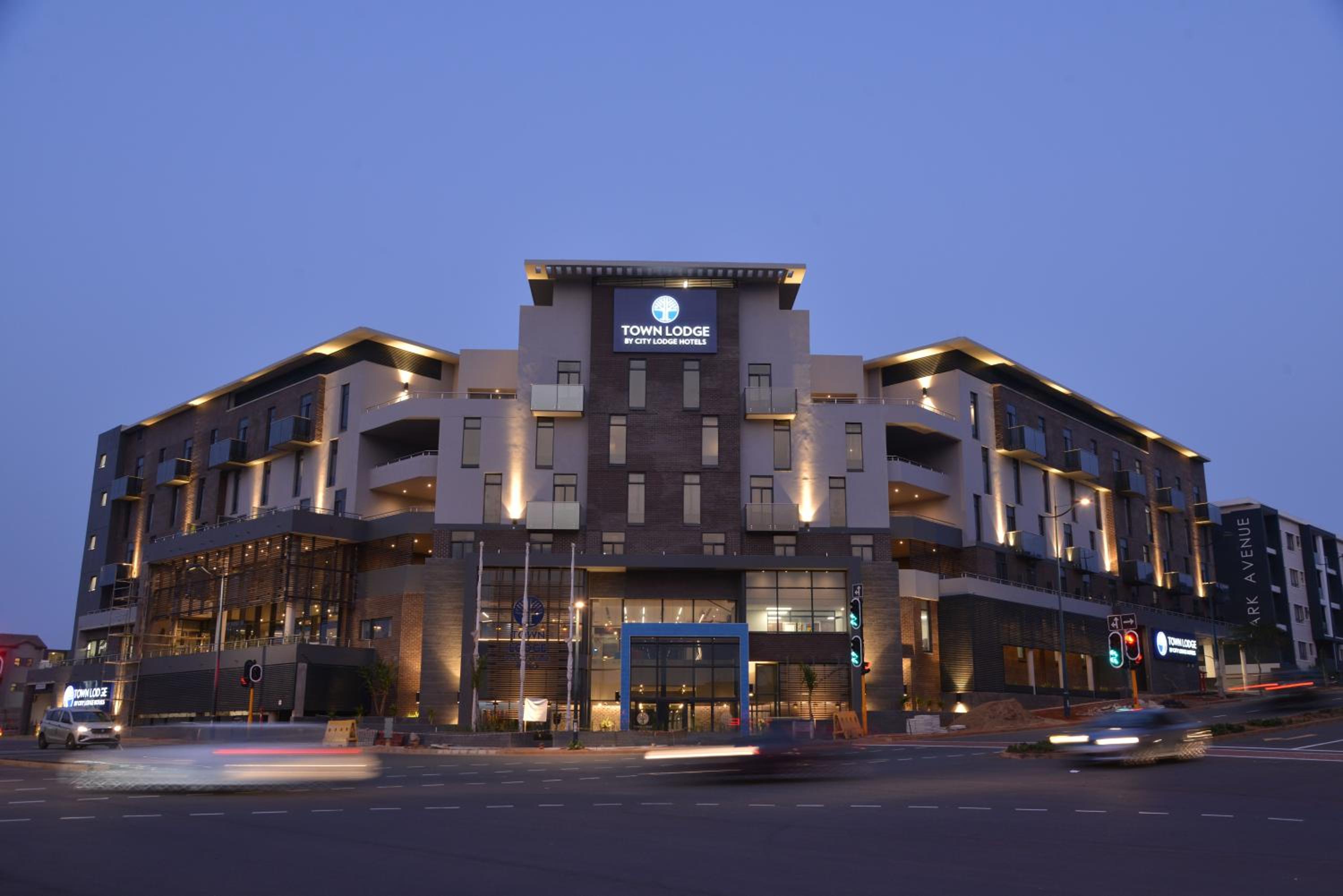 Hotel Town Lodge Umhlanga - Image 1