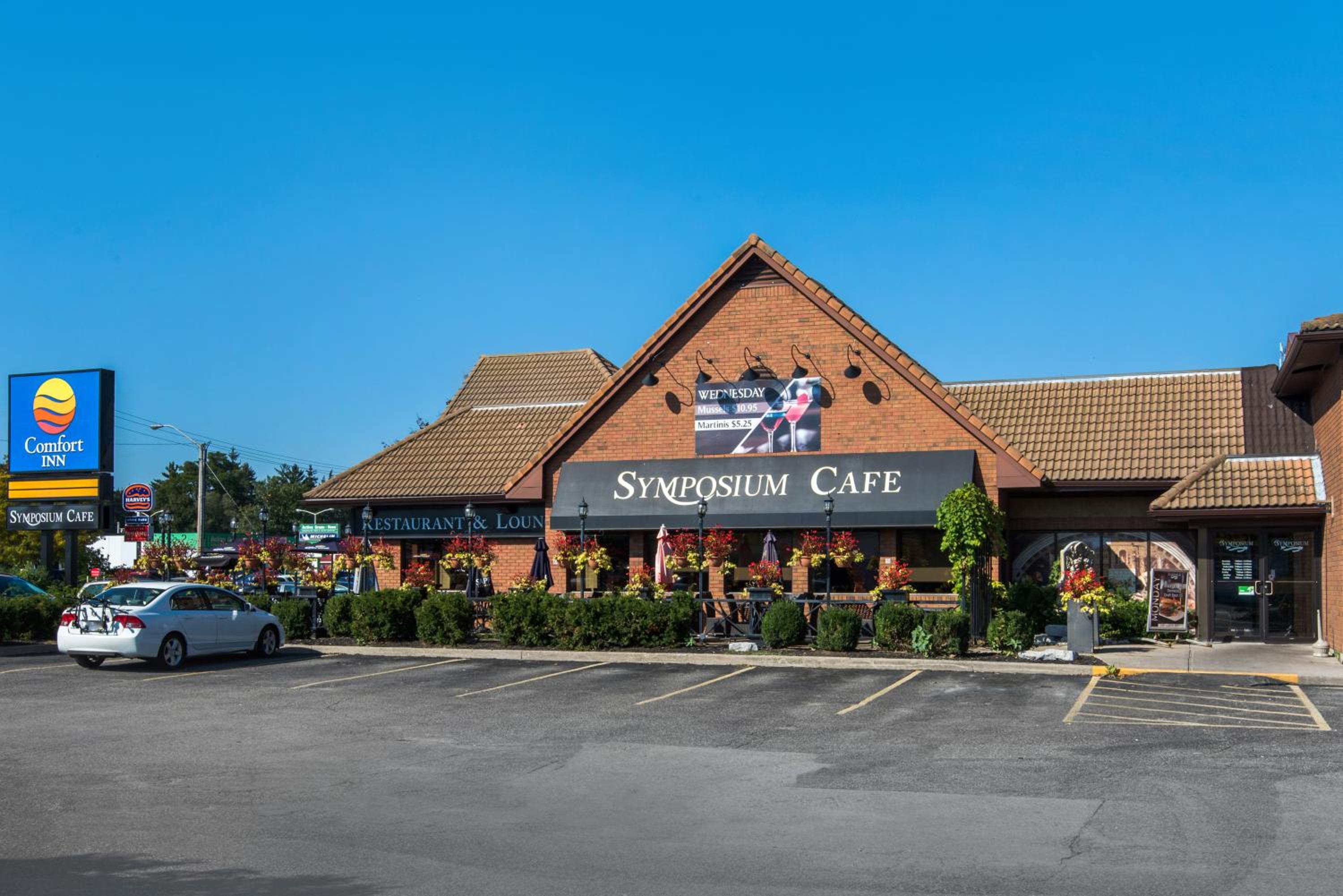 Brantford Vacations - Comfort Inn - Property Image 1