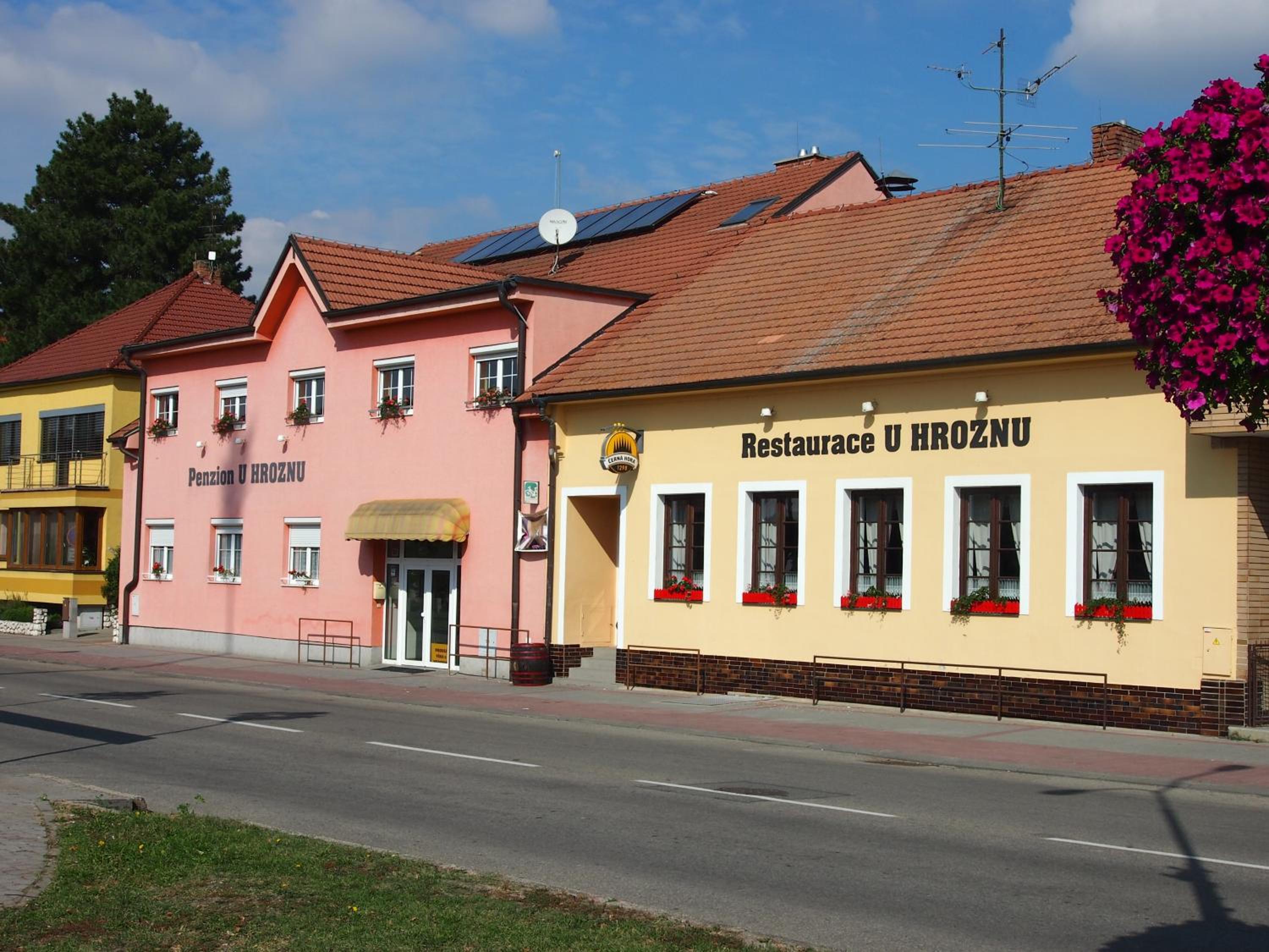 Penzion a restaurace U Hroznu