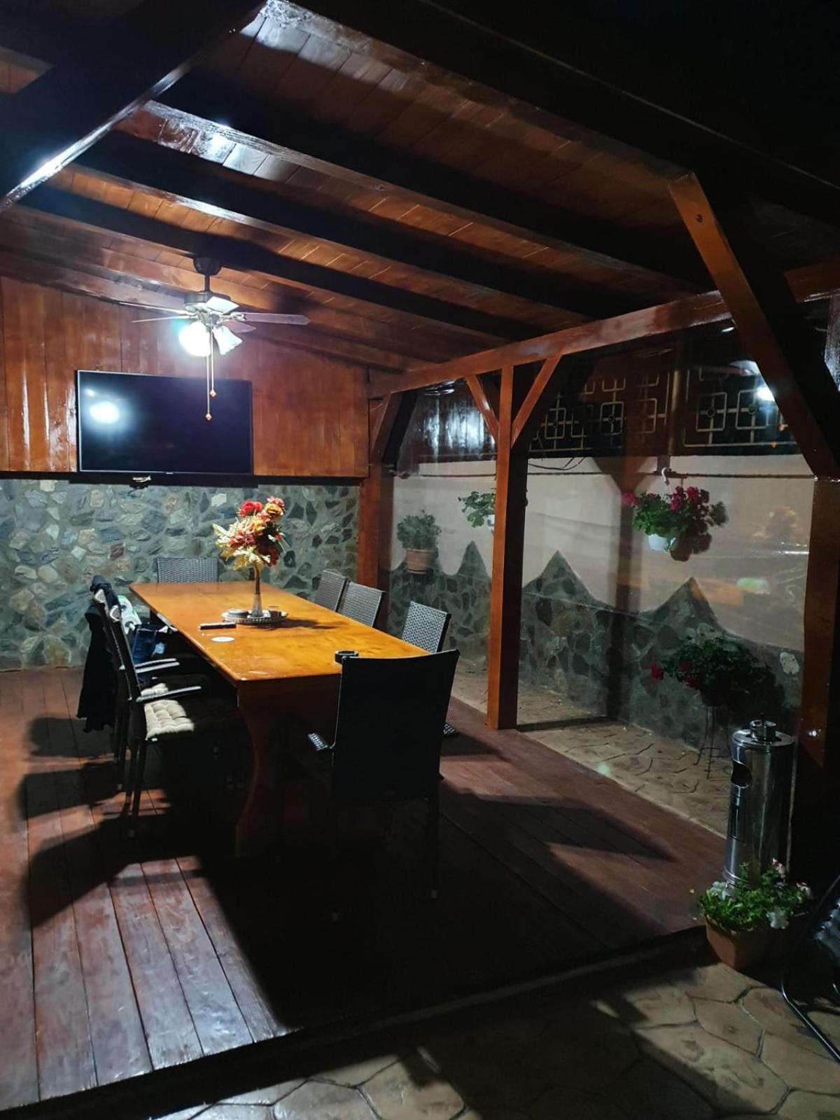 Photo 33