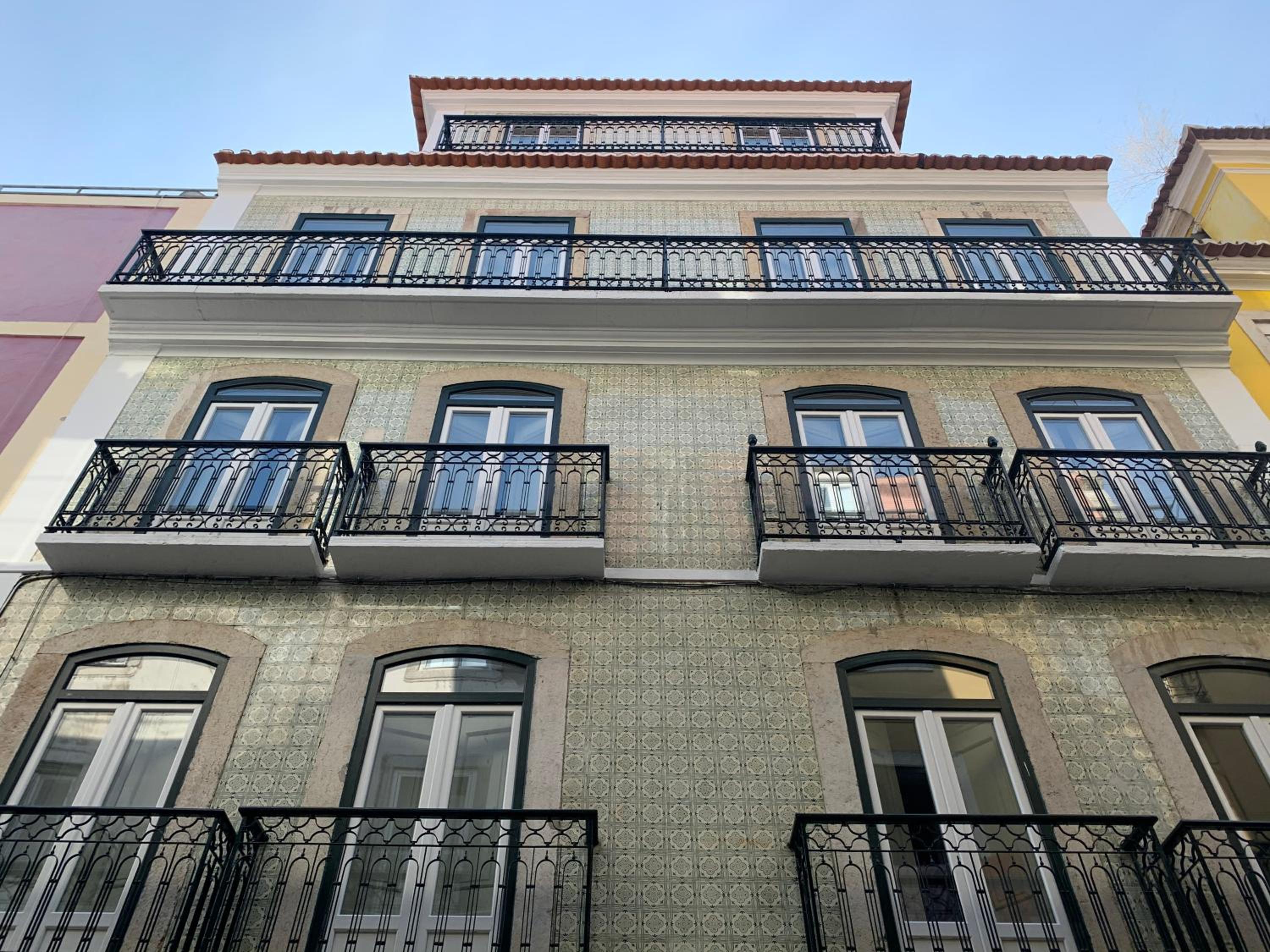 SORIANO Place view 3