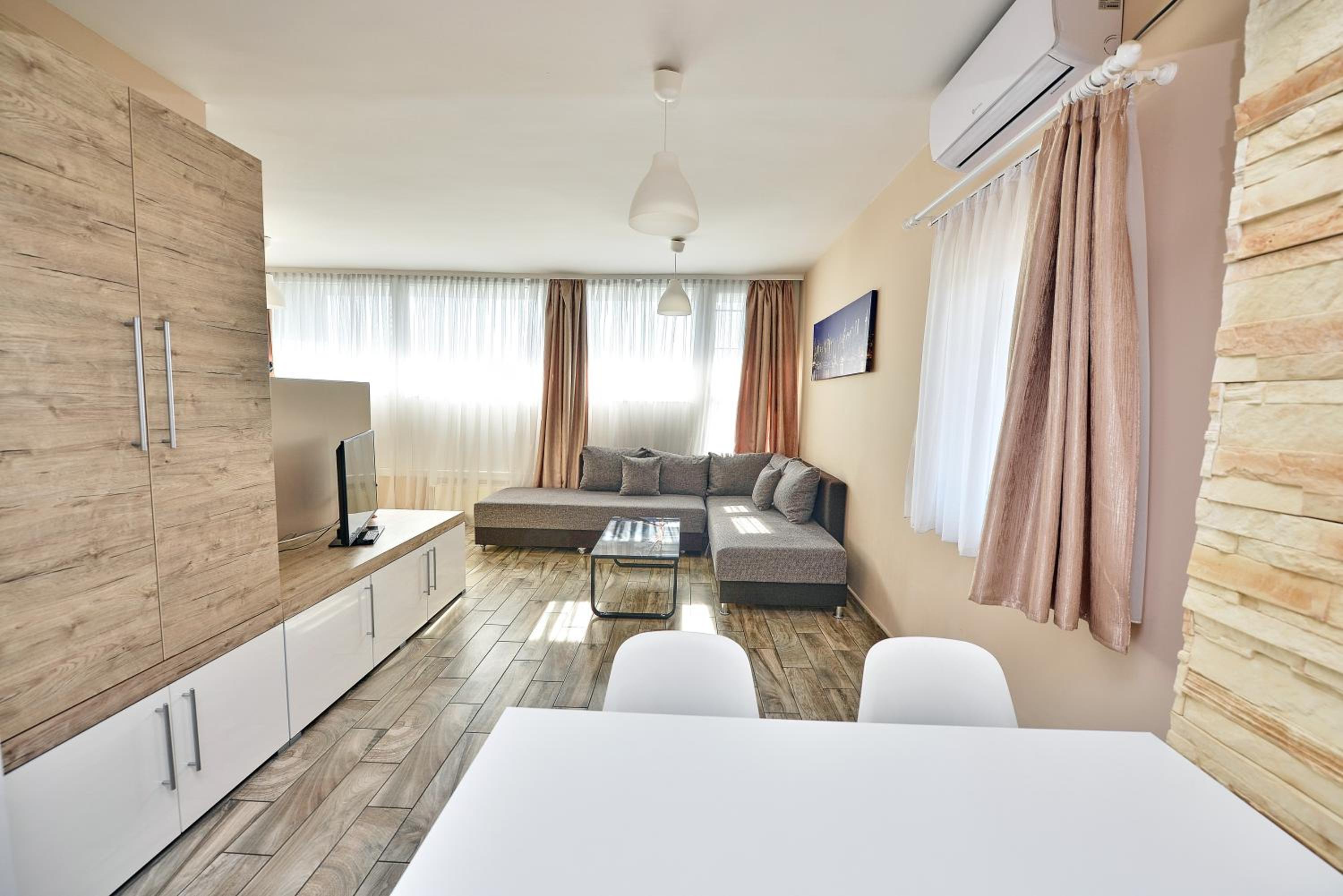 Panoráma City Apartman view 3