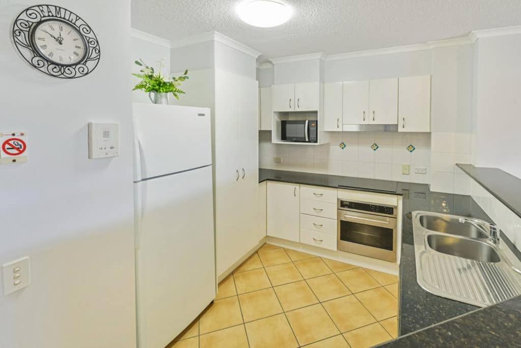 Serene 3BR Beachfront Retreat, Relax & Reconnect