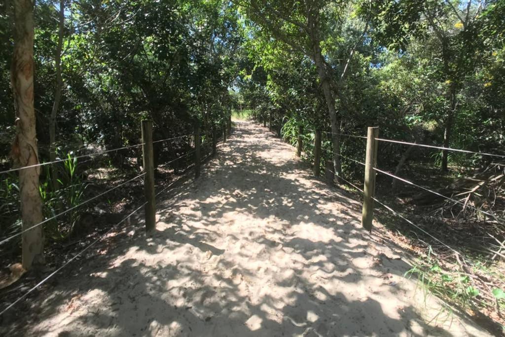 Serene 3BR Beachfront Retreat, Relax & Reconnect
