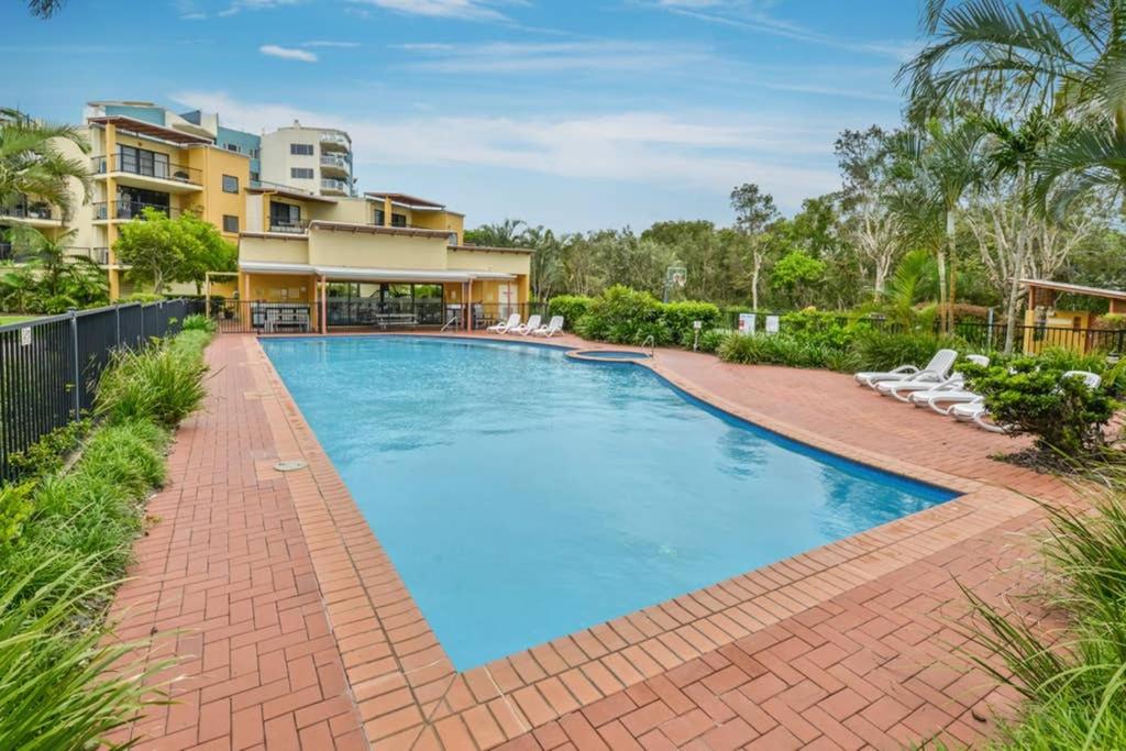 Serene 3BR Beachfront Retreat, Relax & Reconnect