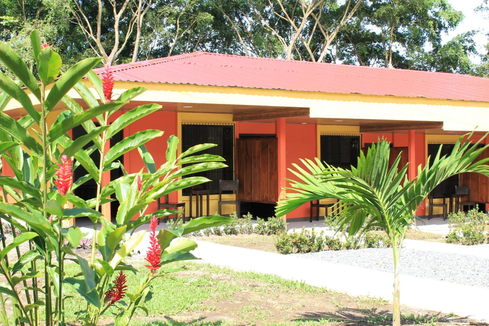 Hotel Arenal Country Inn - Image 1