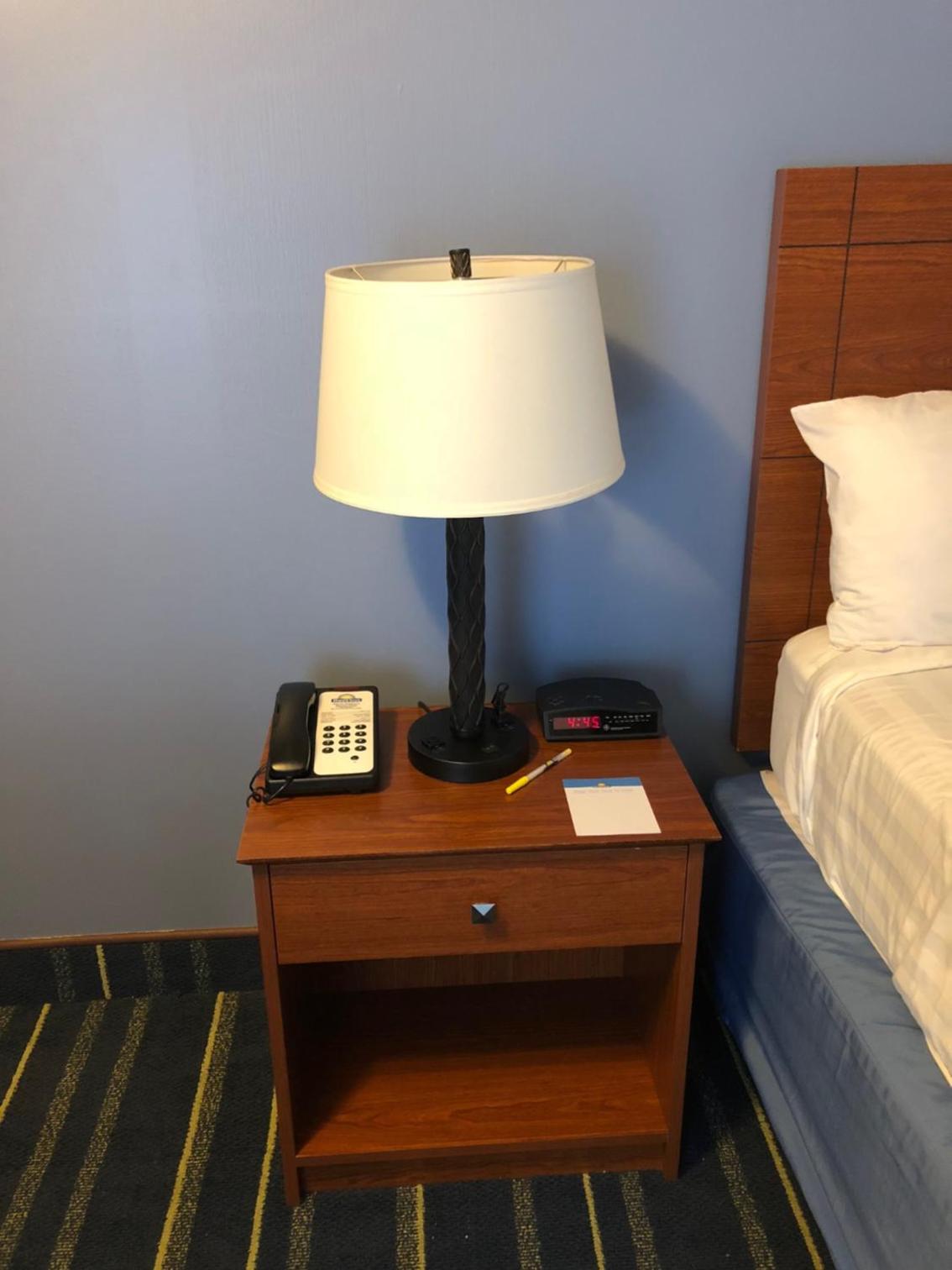 Days Inn by Wyndham Breezewood - Property Image 2