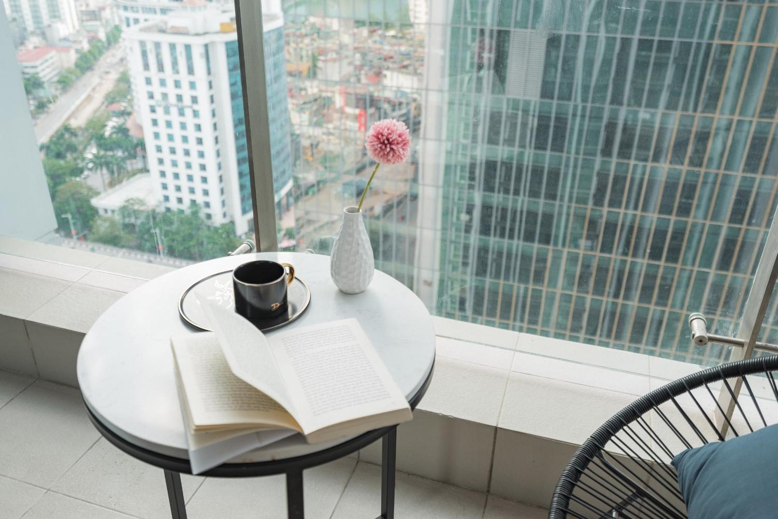 LUXURY APARTMENT VINHOME METROPOLIS next LOTTE Center,Japan Embassy