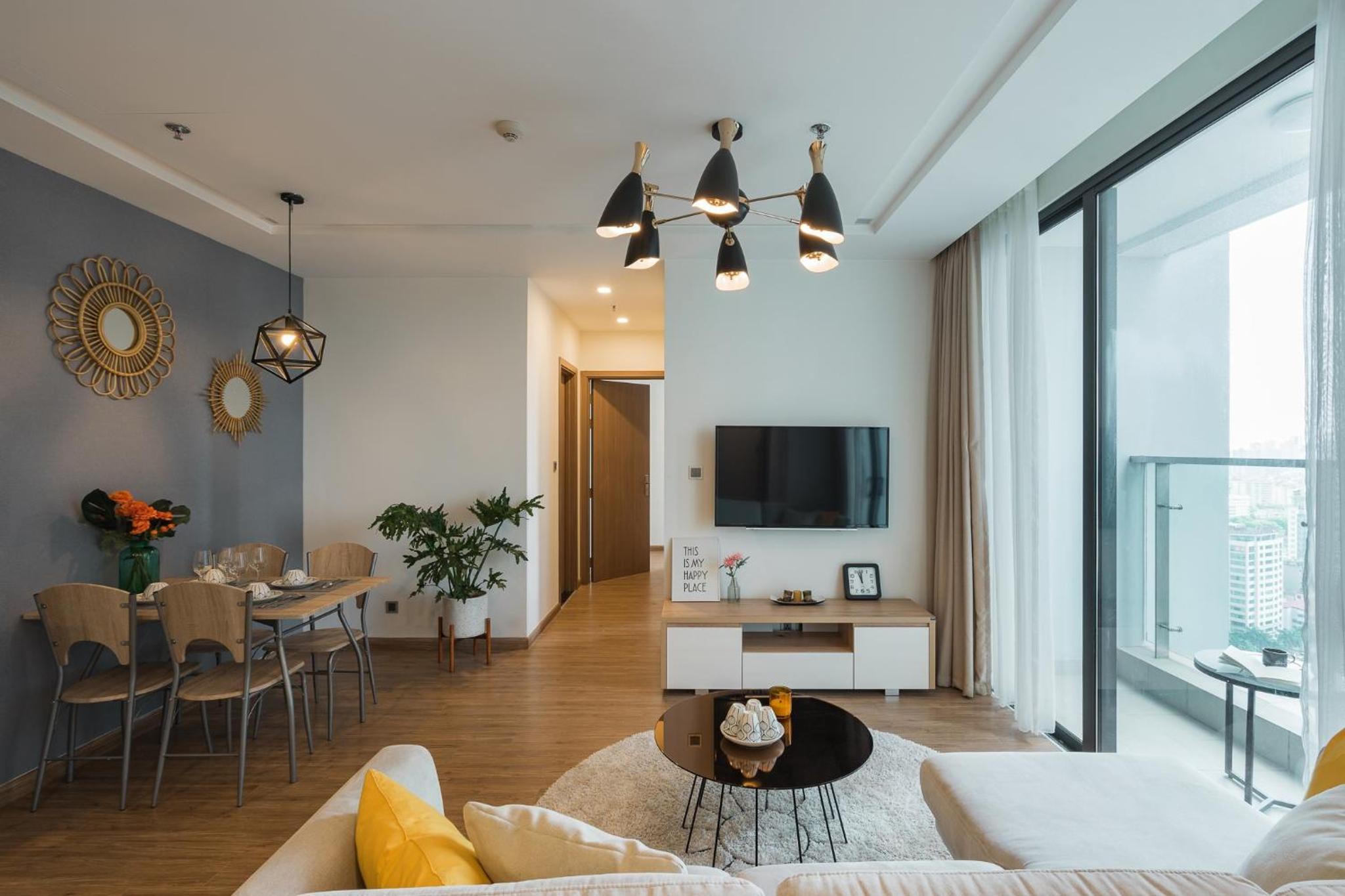 LUXURY APARTMENT VINHOME METROPOLIS next LOTTE Center,Japan Embassy