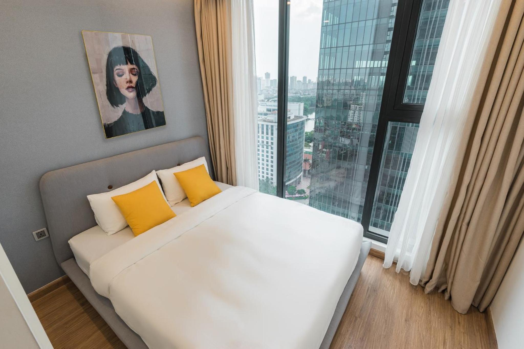 LUXURY APARTMENT VINHOME METROPOLIS next LOTTE Center,Japan Embassy