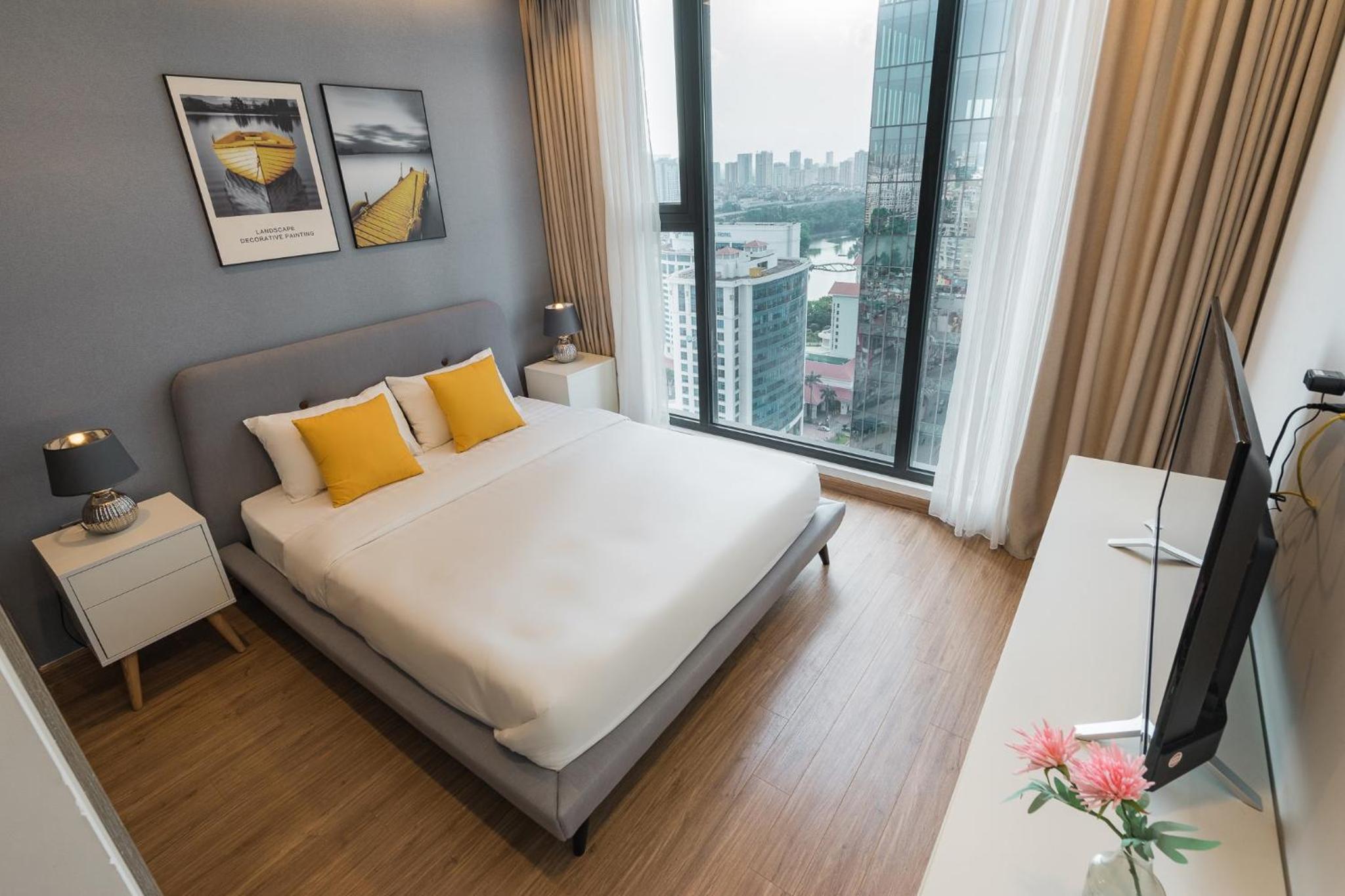 LUXURY APARTMENT VINHOME METROPOLIS next LOTTE Center,Japan Embassy