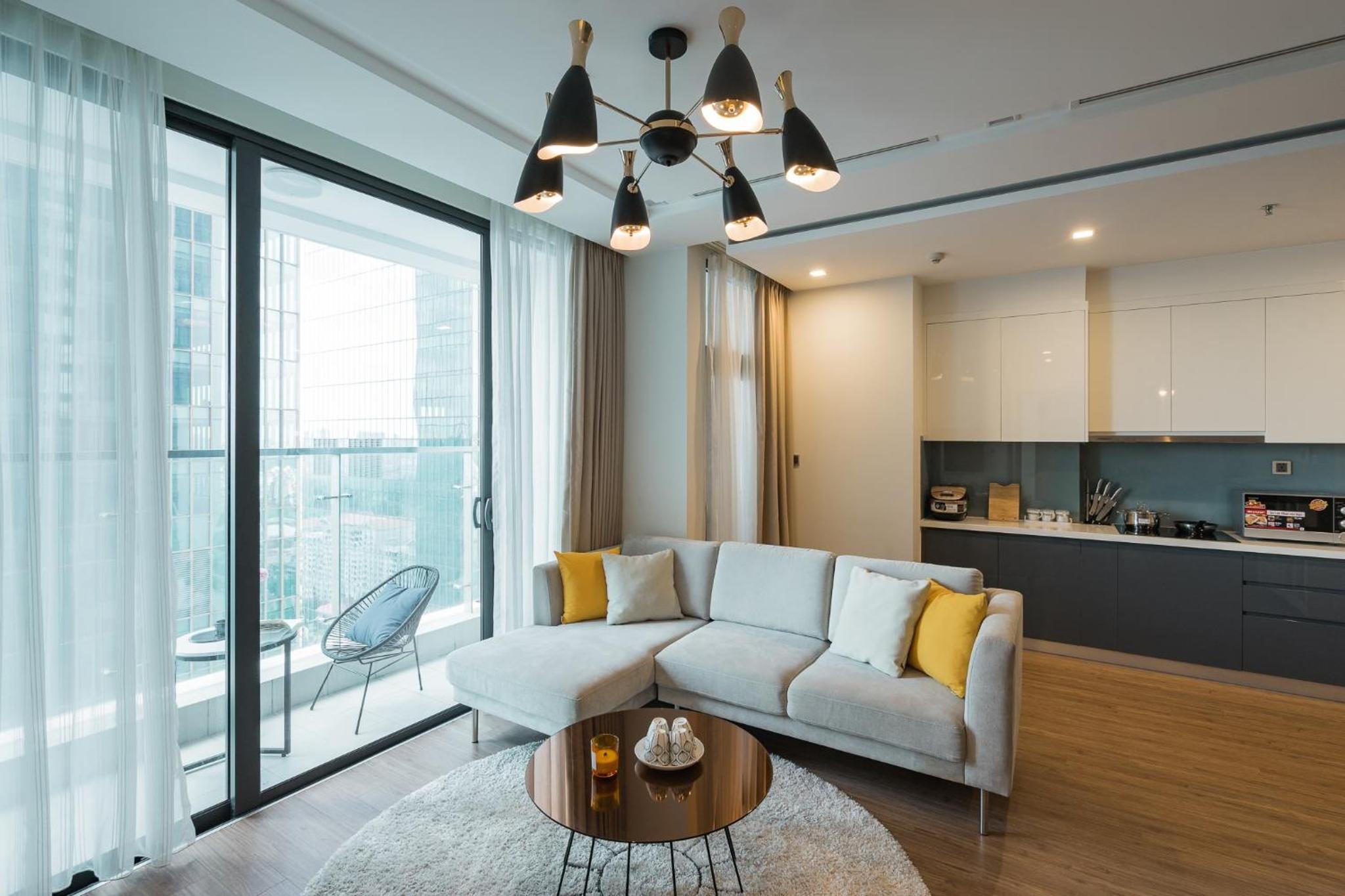 LUXURY APARTMENT VINHOME METROPOLIS next LOTTE Center,Japan Embassy