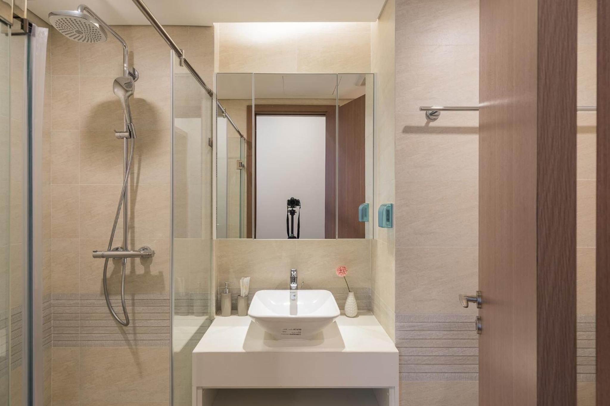 LUXURY APARTMENT VINHOME METROPOLIS next LOTTE Center,Japan Embassy