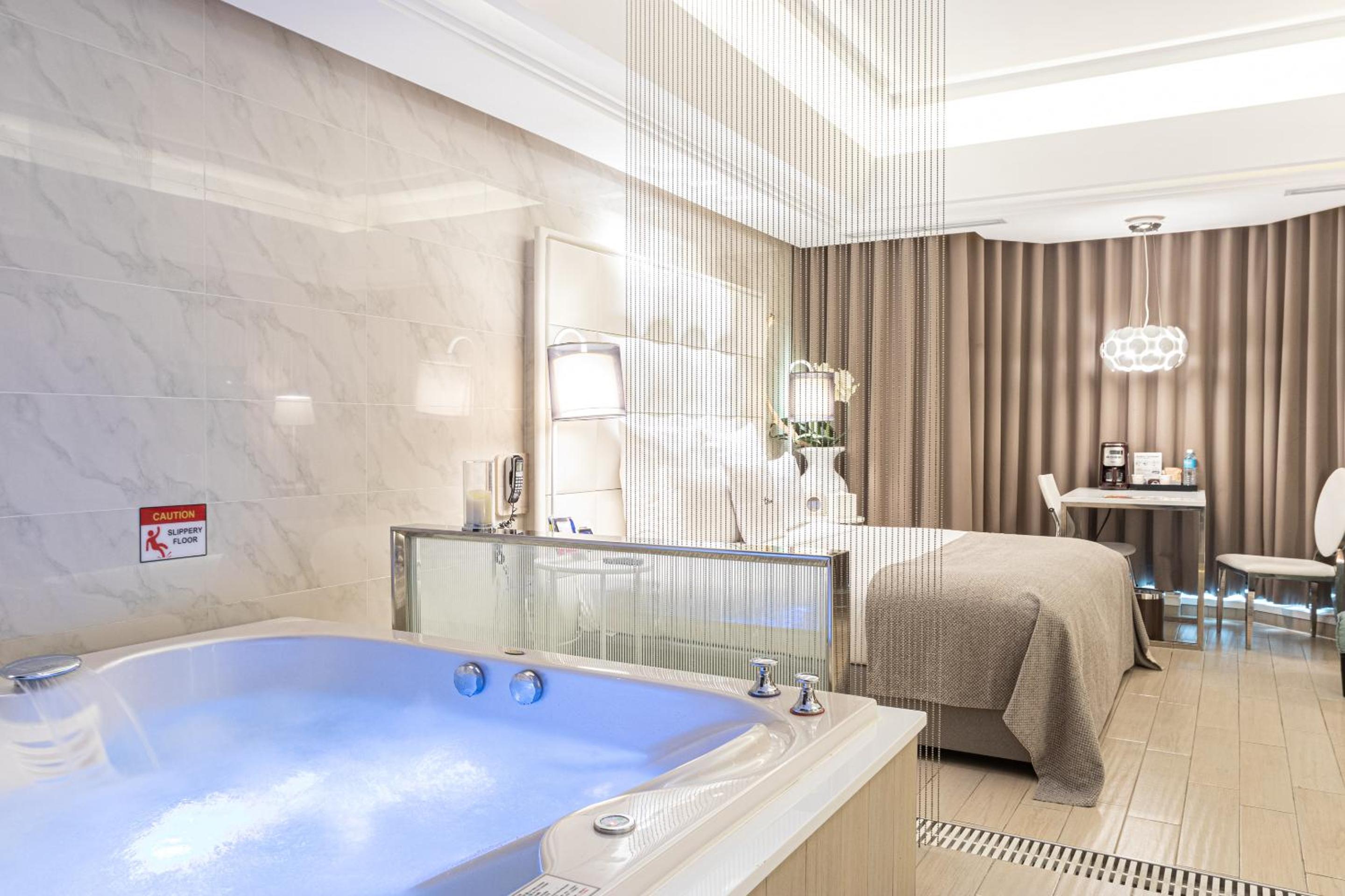 Six Star Motel-Taoyuan