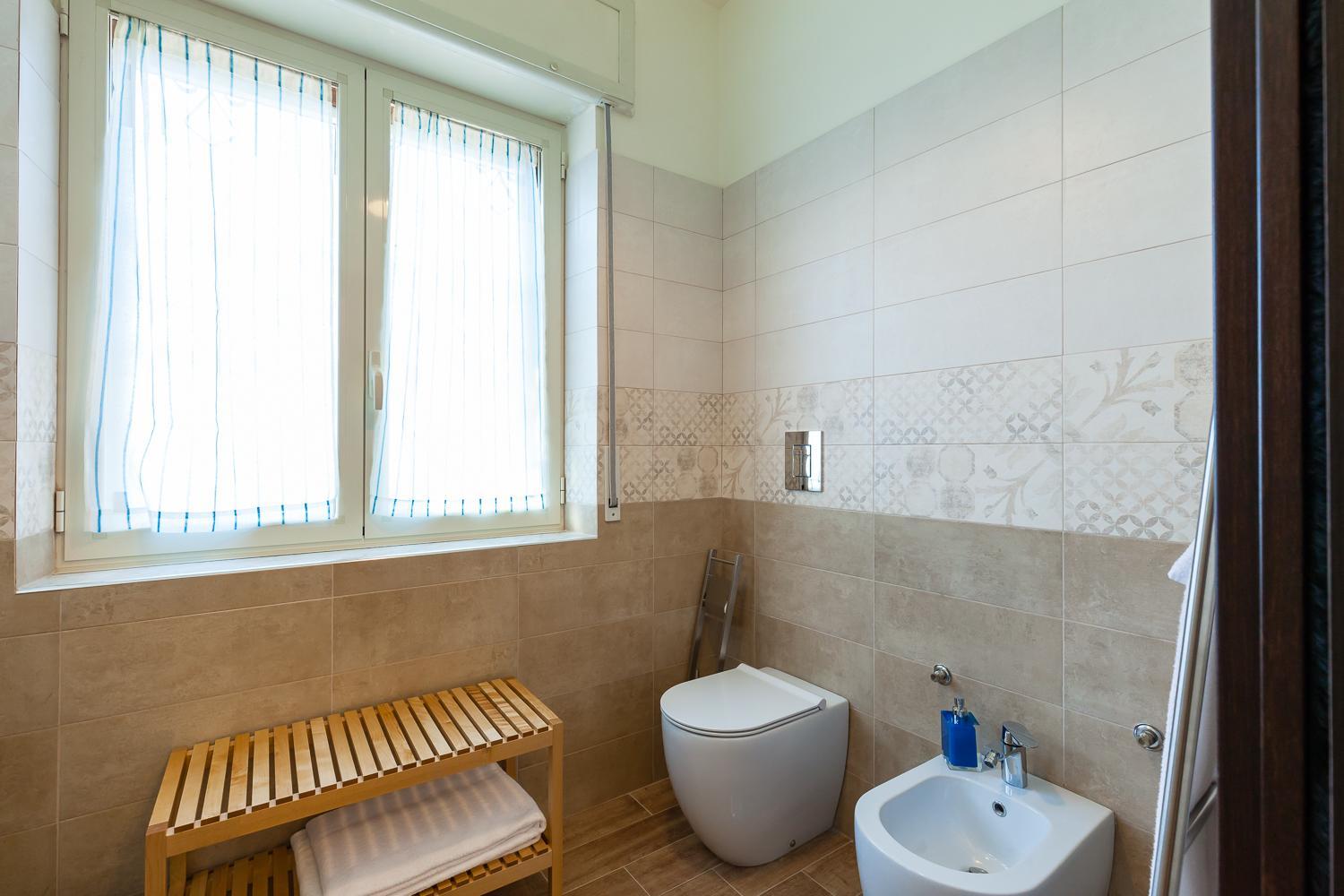 Villa Viuli en Torre del Greco — bathroom