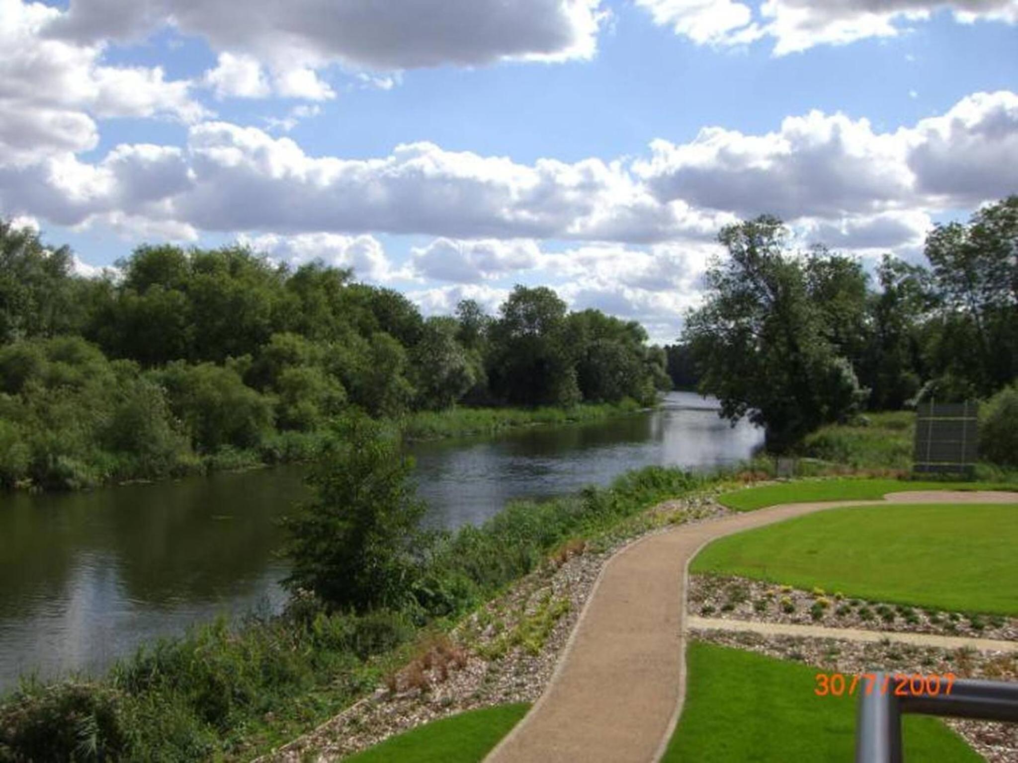 Meadow View Apt 2BR 2 Bath Parking Near St Neots view 3