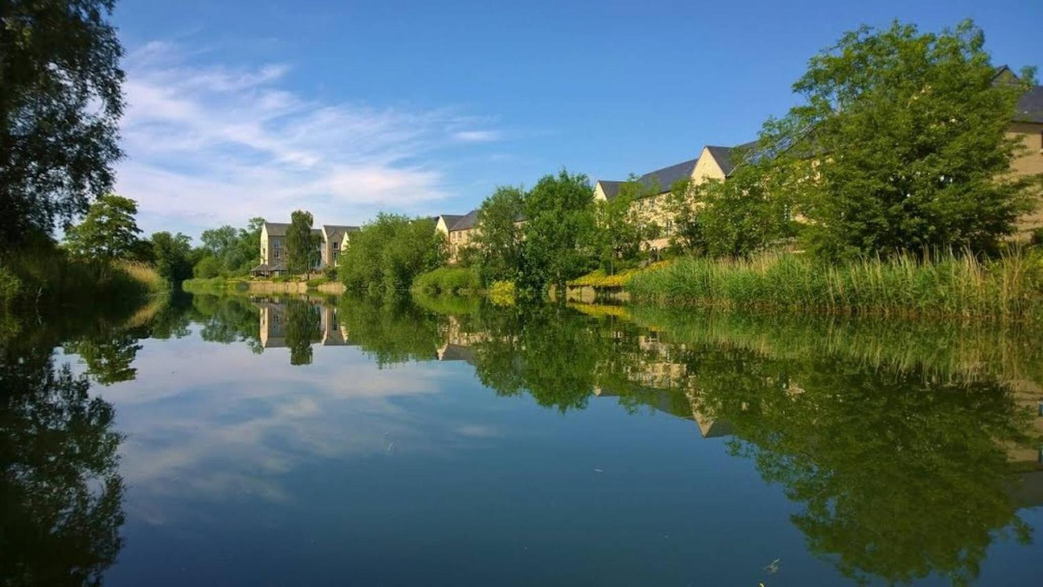 Riverside Penthouse 2BR 2 Bath 2 Parking View Near St Neots