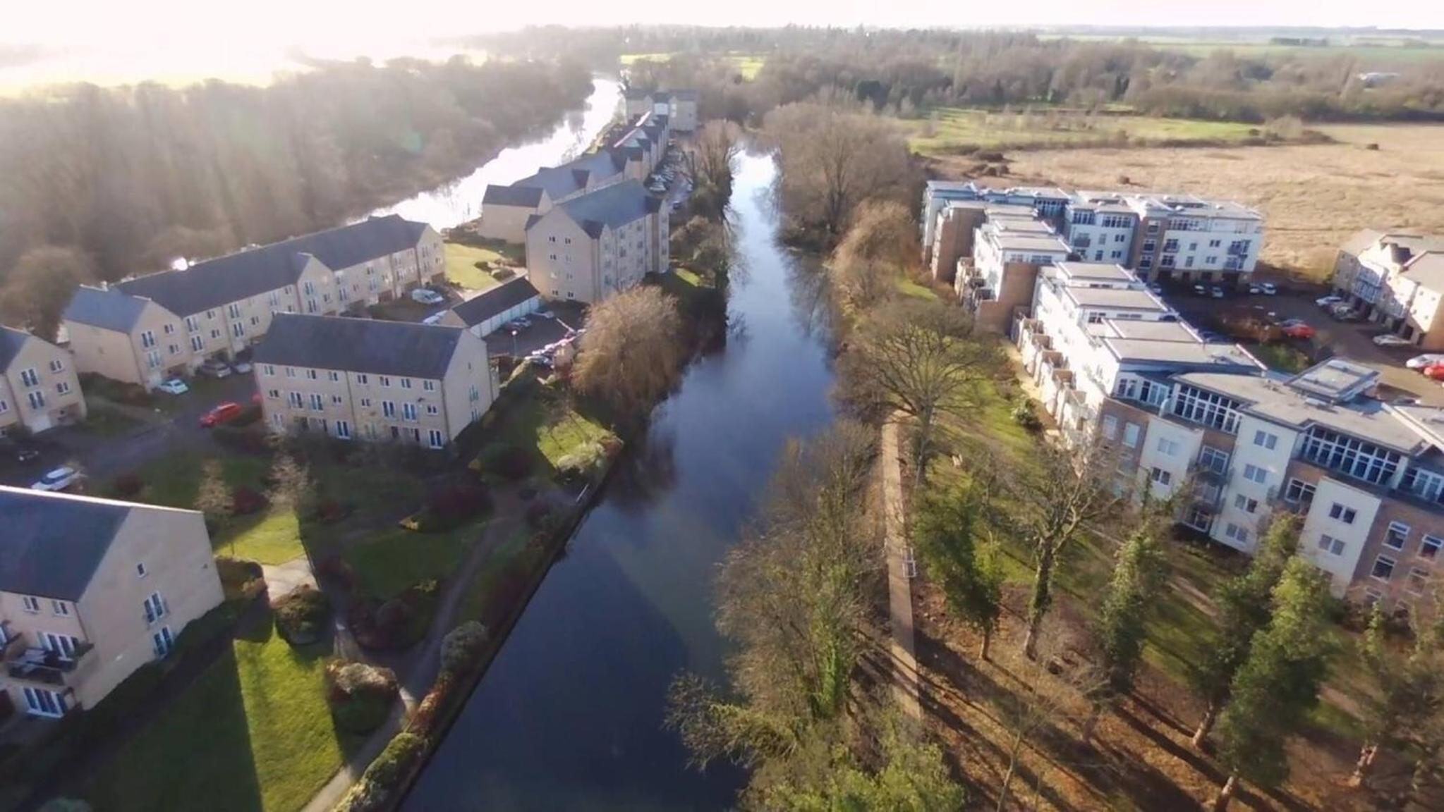 Riverside Penthouse 2BR 2 Bath 2 Parking View Near St Neots view 2