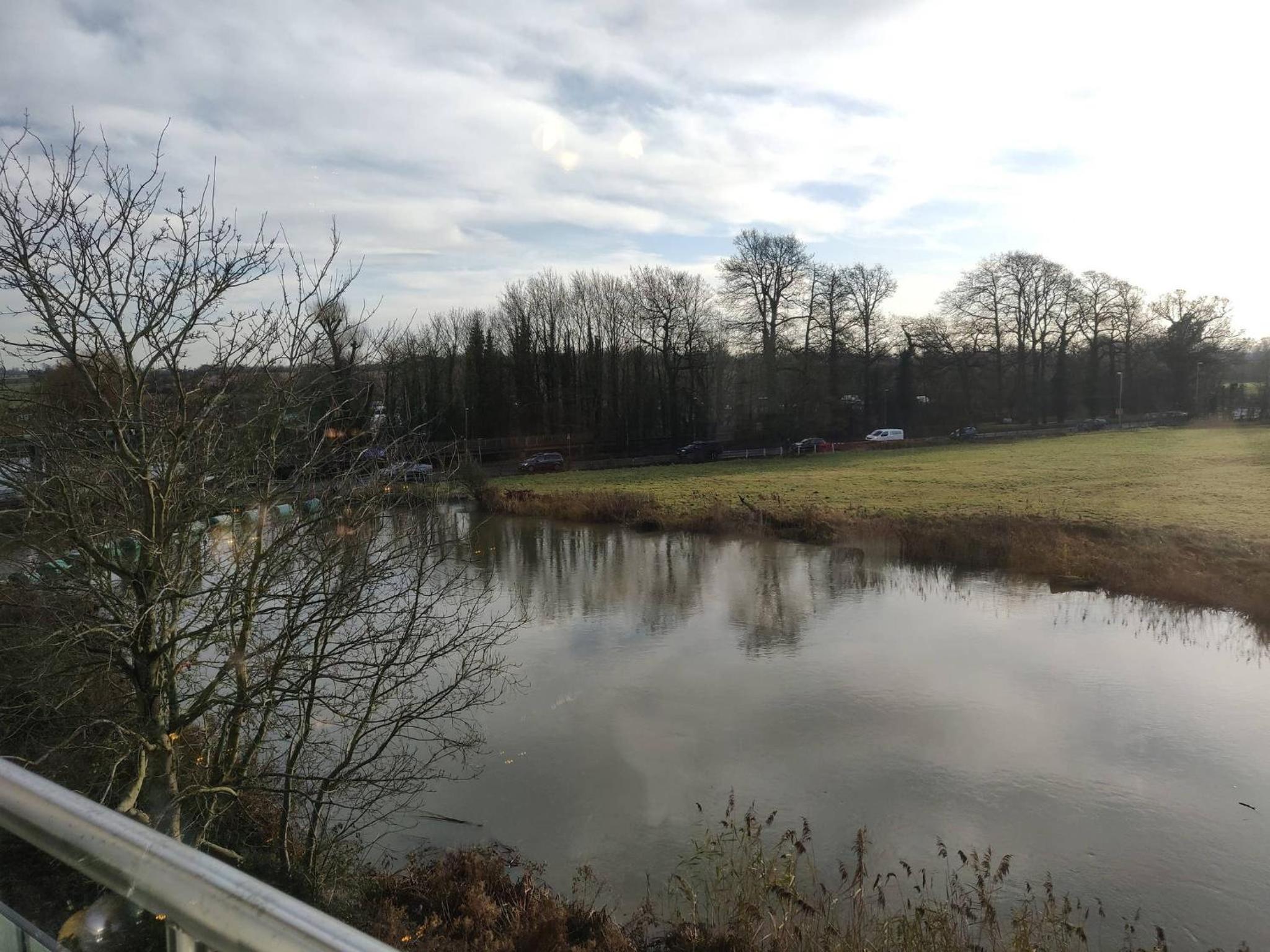 2BR 2 Bath Riverside Penthouse 2 Parking View Near St Neots view 3