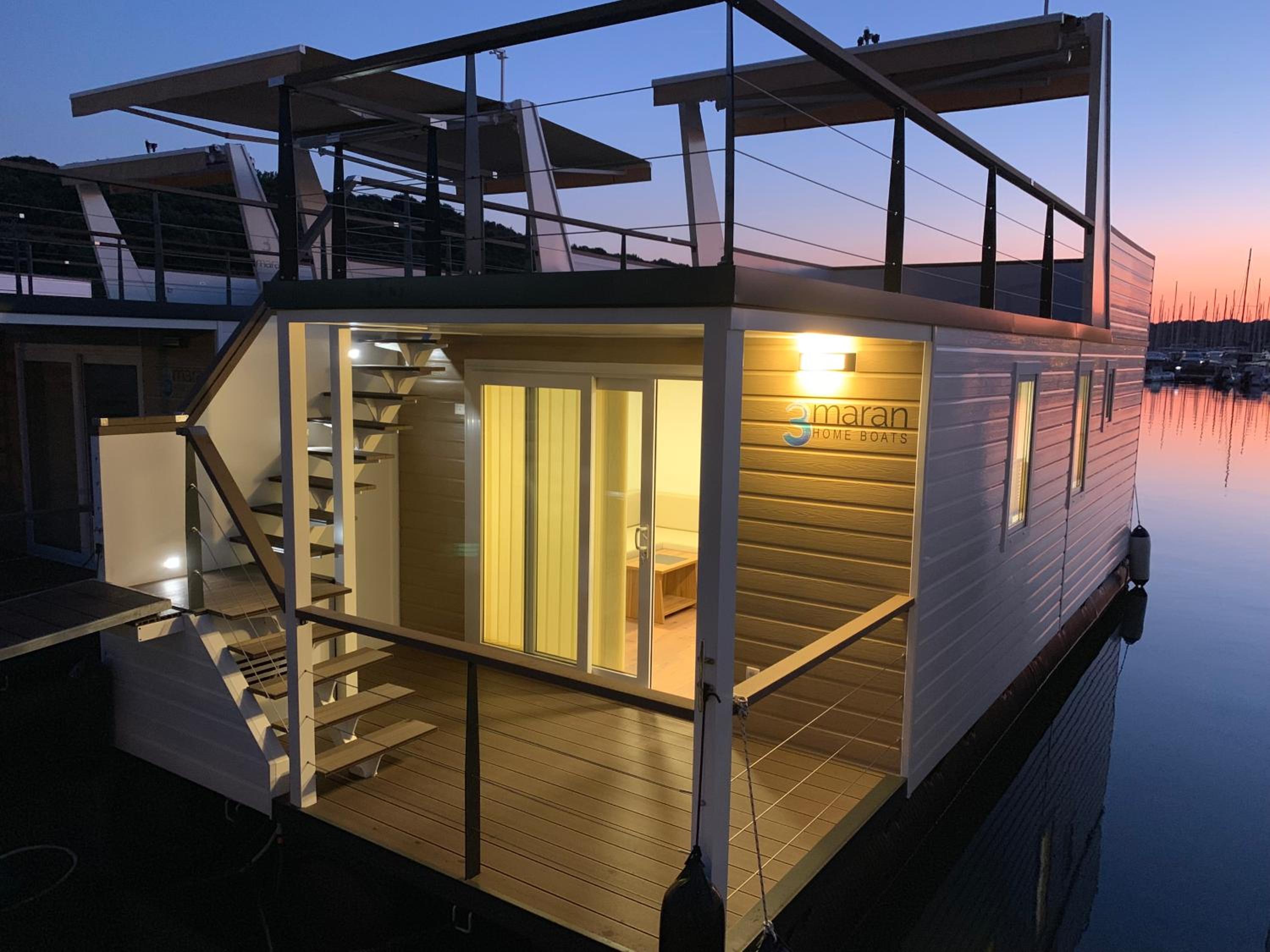 Floating House - ARENA 2 view 2
