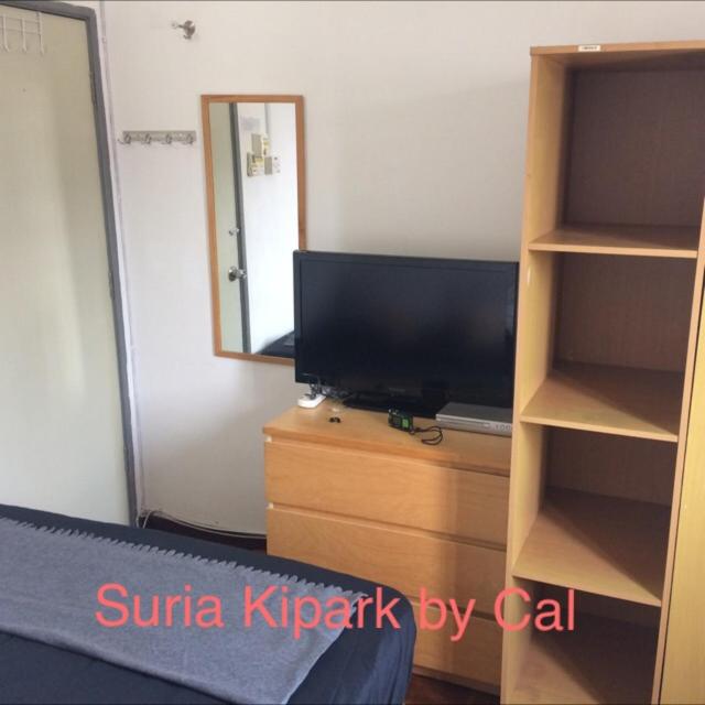Cozy Middle Room at Suria Kipark Damansara Homestay with Fully Equipped Kitchen and Laundry photo 4