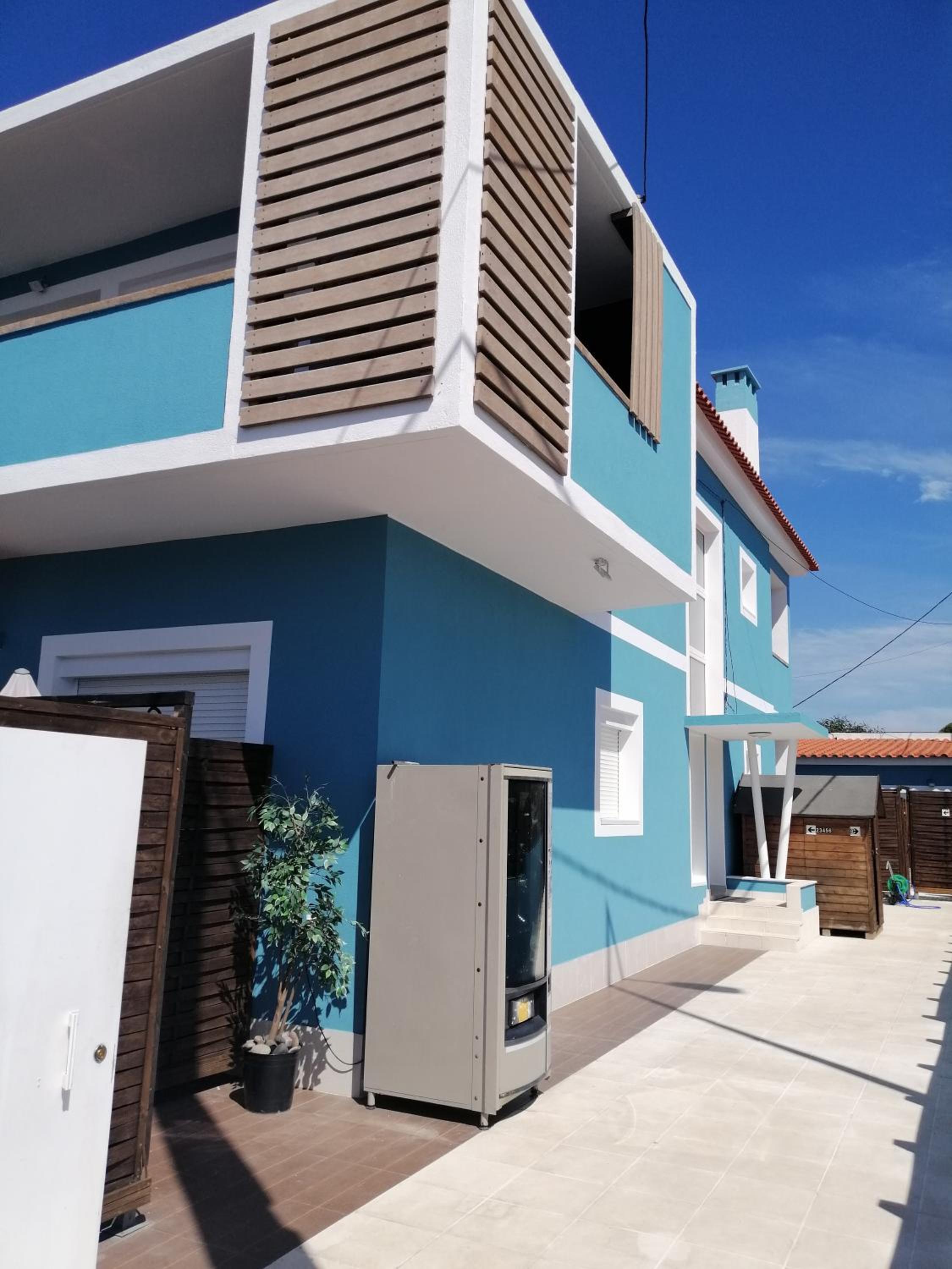 Lisbon Beach Apartments 4 view 2