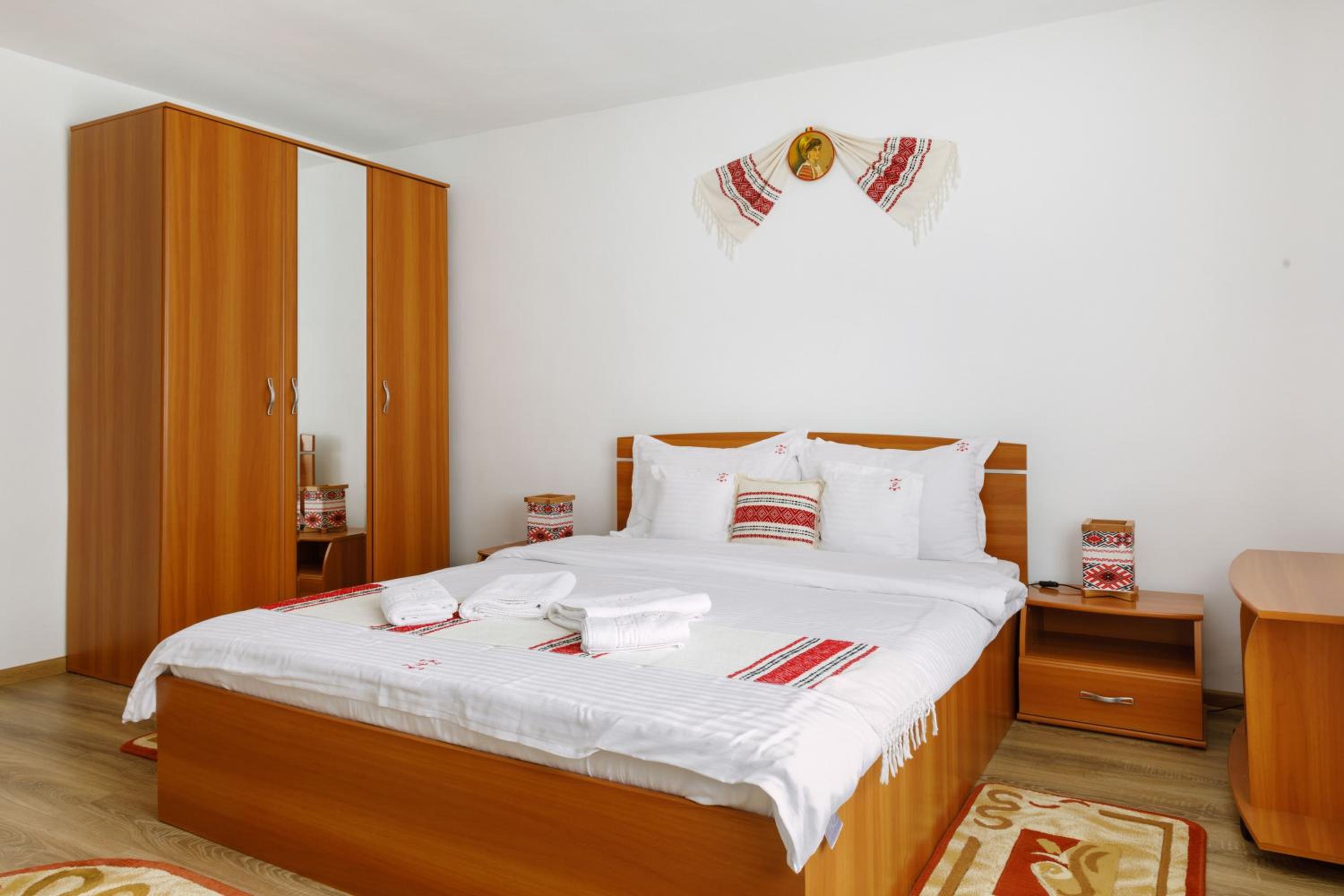 Casa Dacică - Rasnov Central - Free Parking - Close to Bran, Brasov, Dino Park & Restaurants view 2