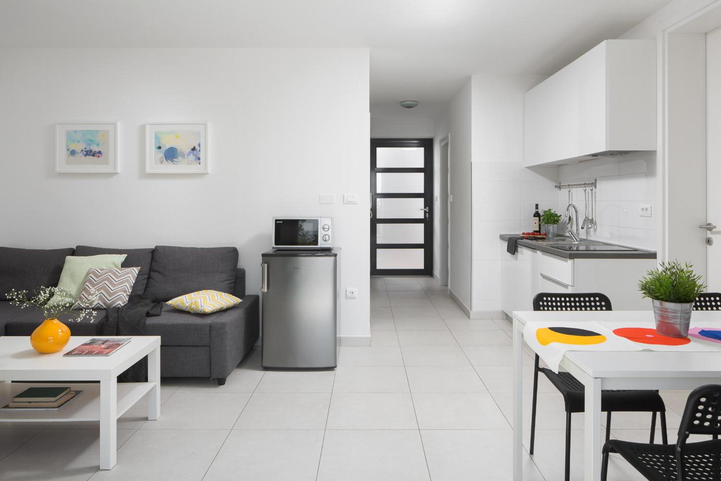 Lemechi Casa Girasole Apartments view 4