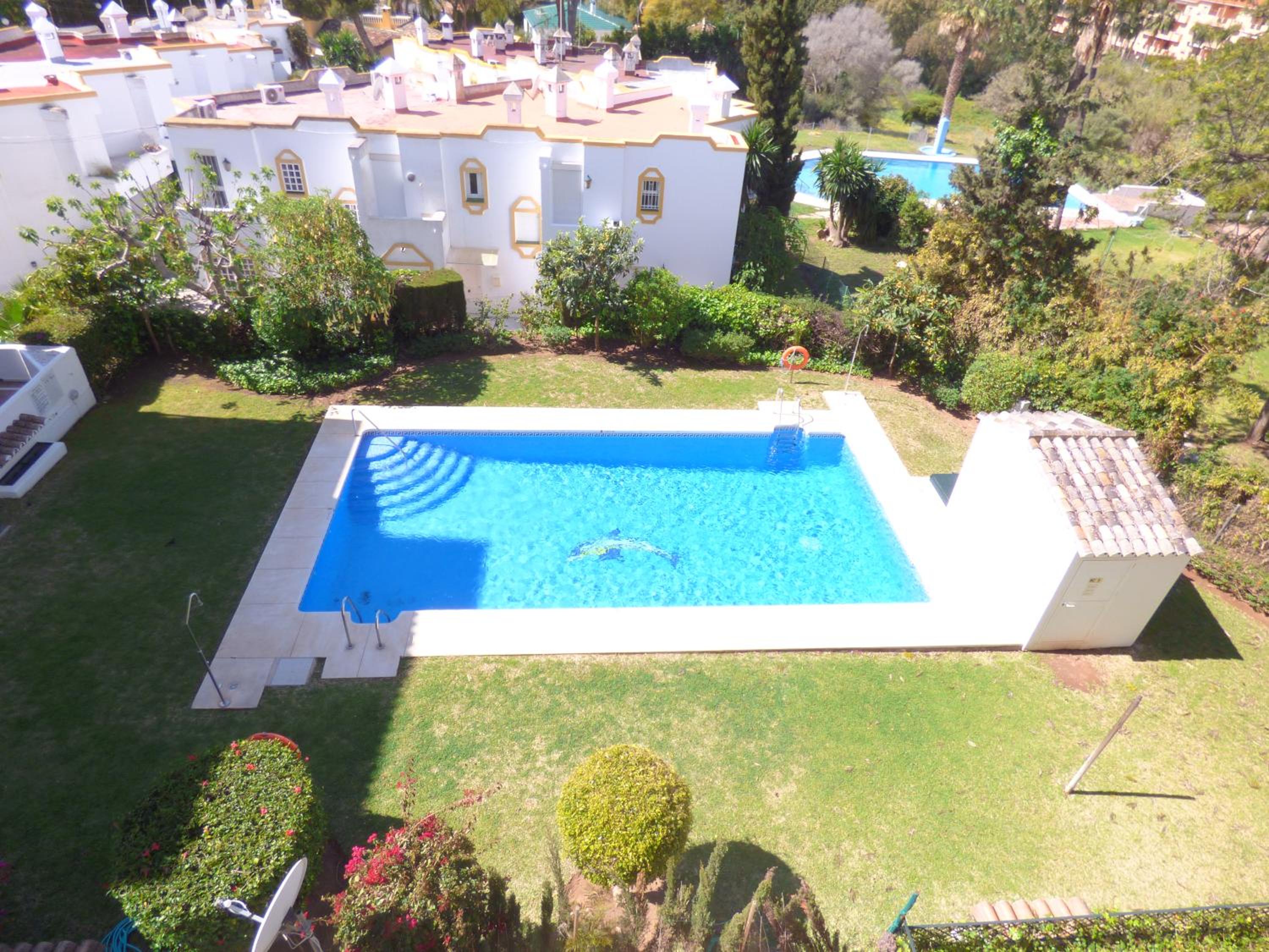 Jardines de Artola Penthouse - EaW Homes view 5