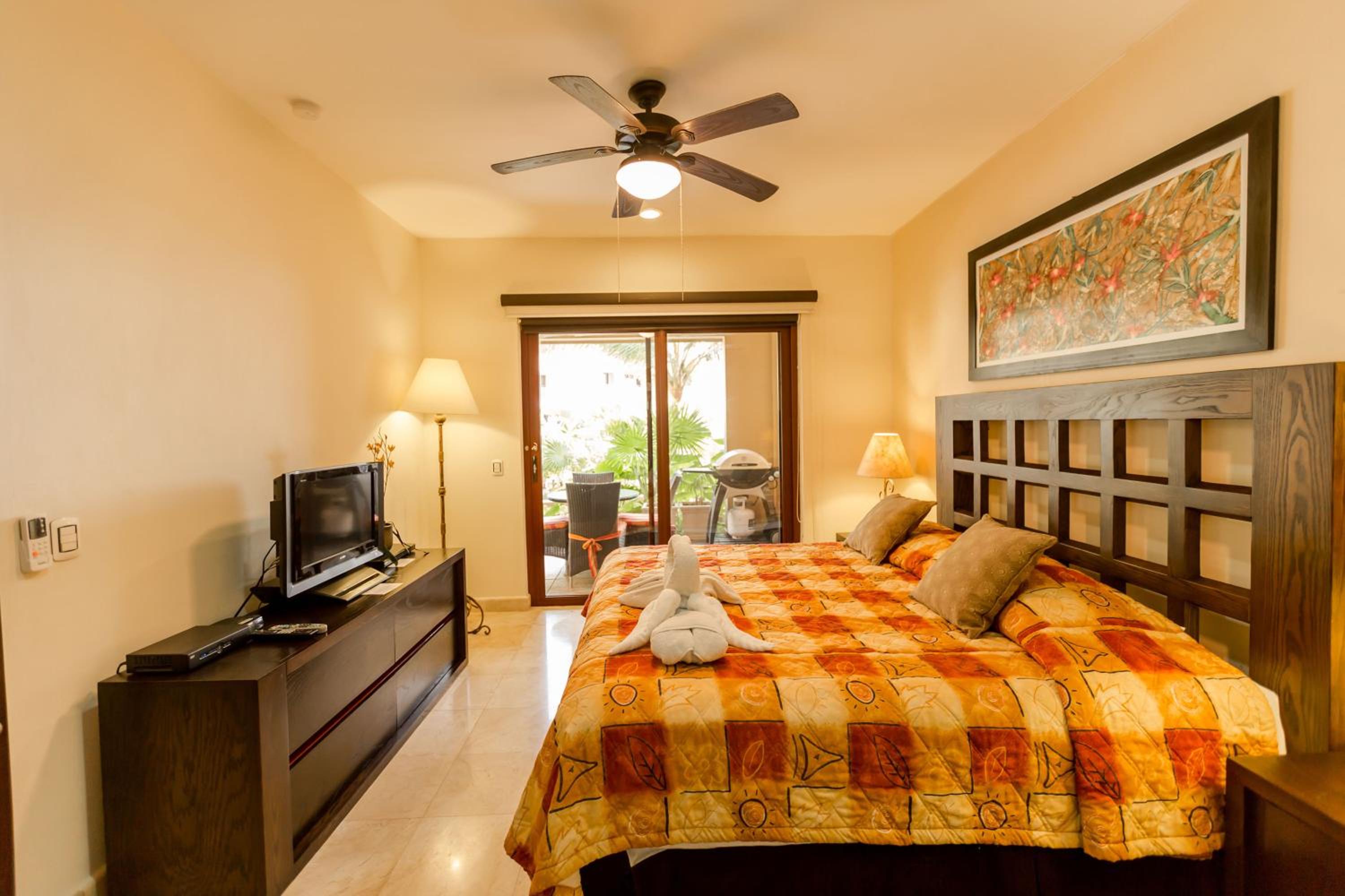 El Faro 104 Reef view 3