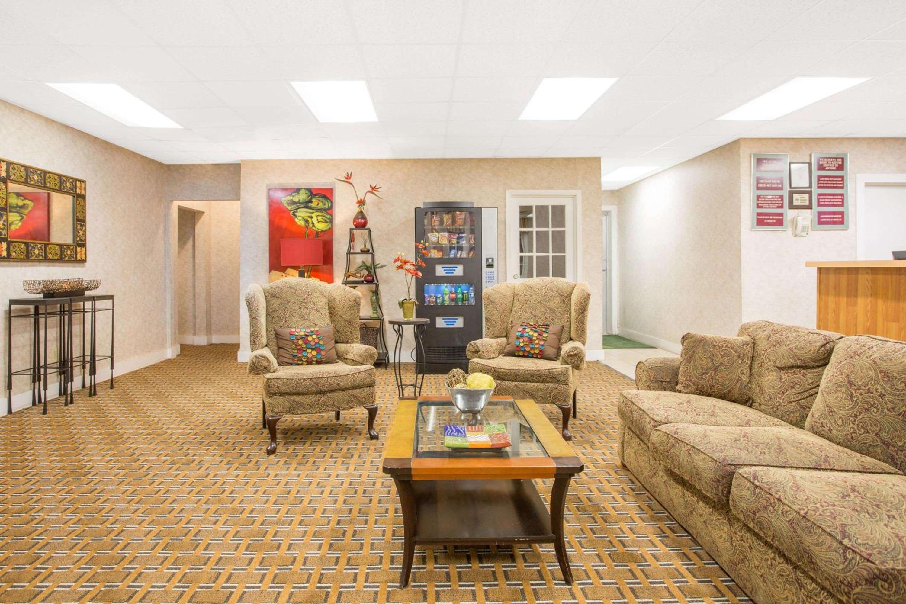 Days Inn by Wyndham Chester view 3