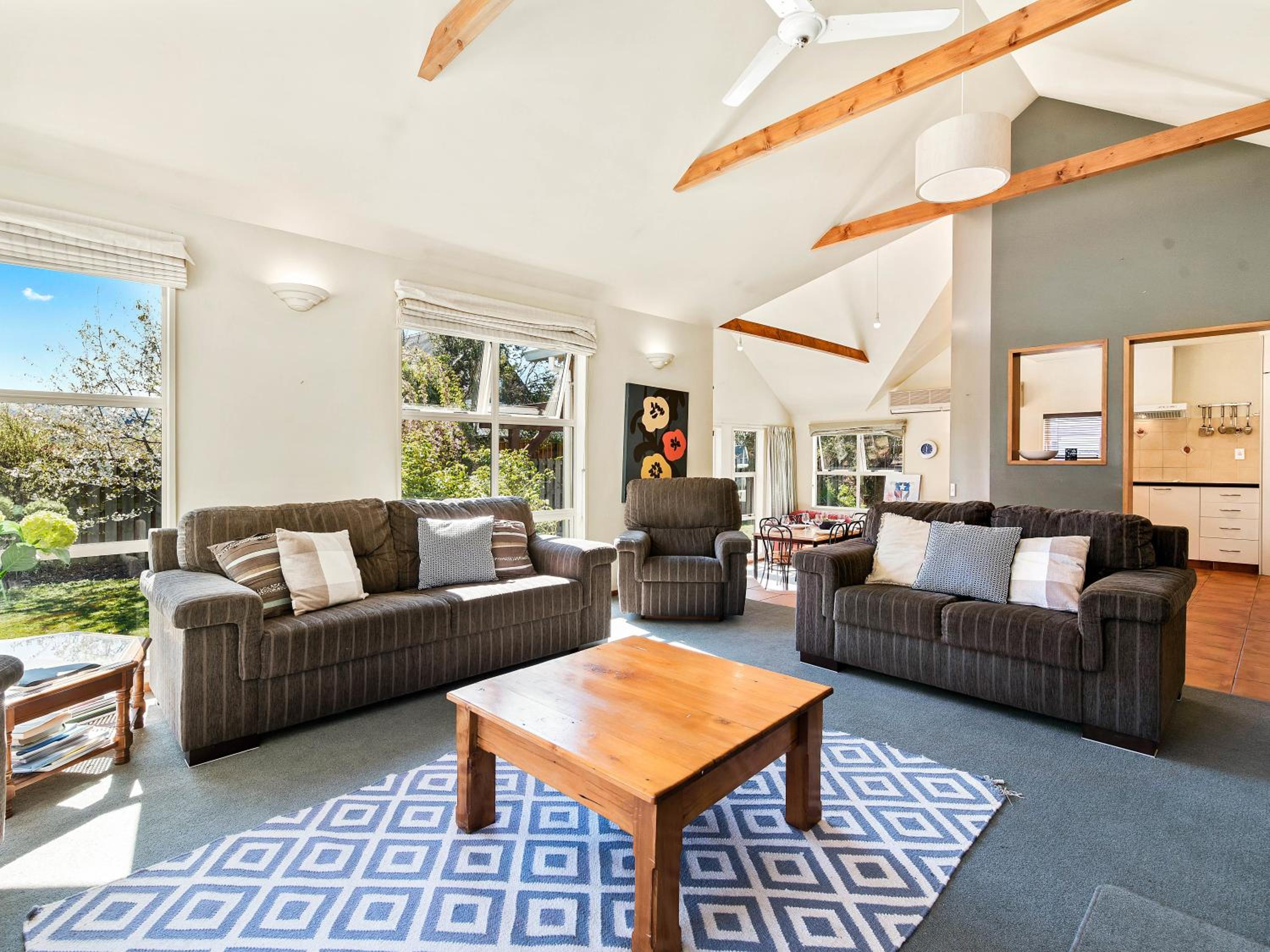 Charming on Cherry - Wanaka Holiday Home view 4