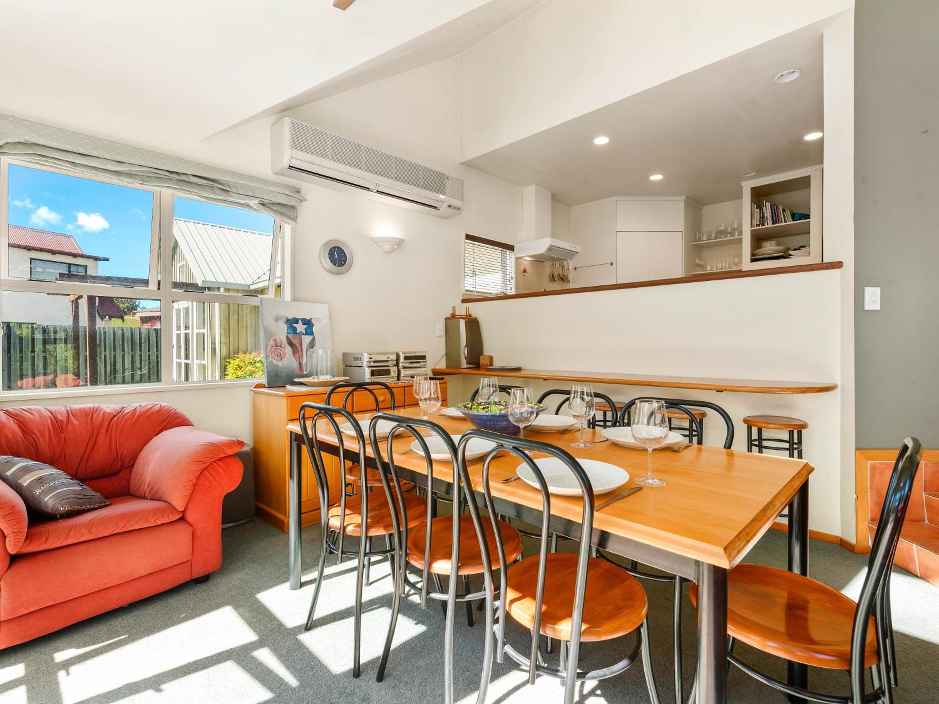 Charming on Cherry - Wanaka Holiday Home view 5