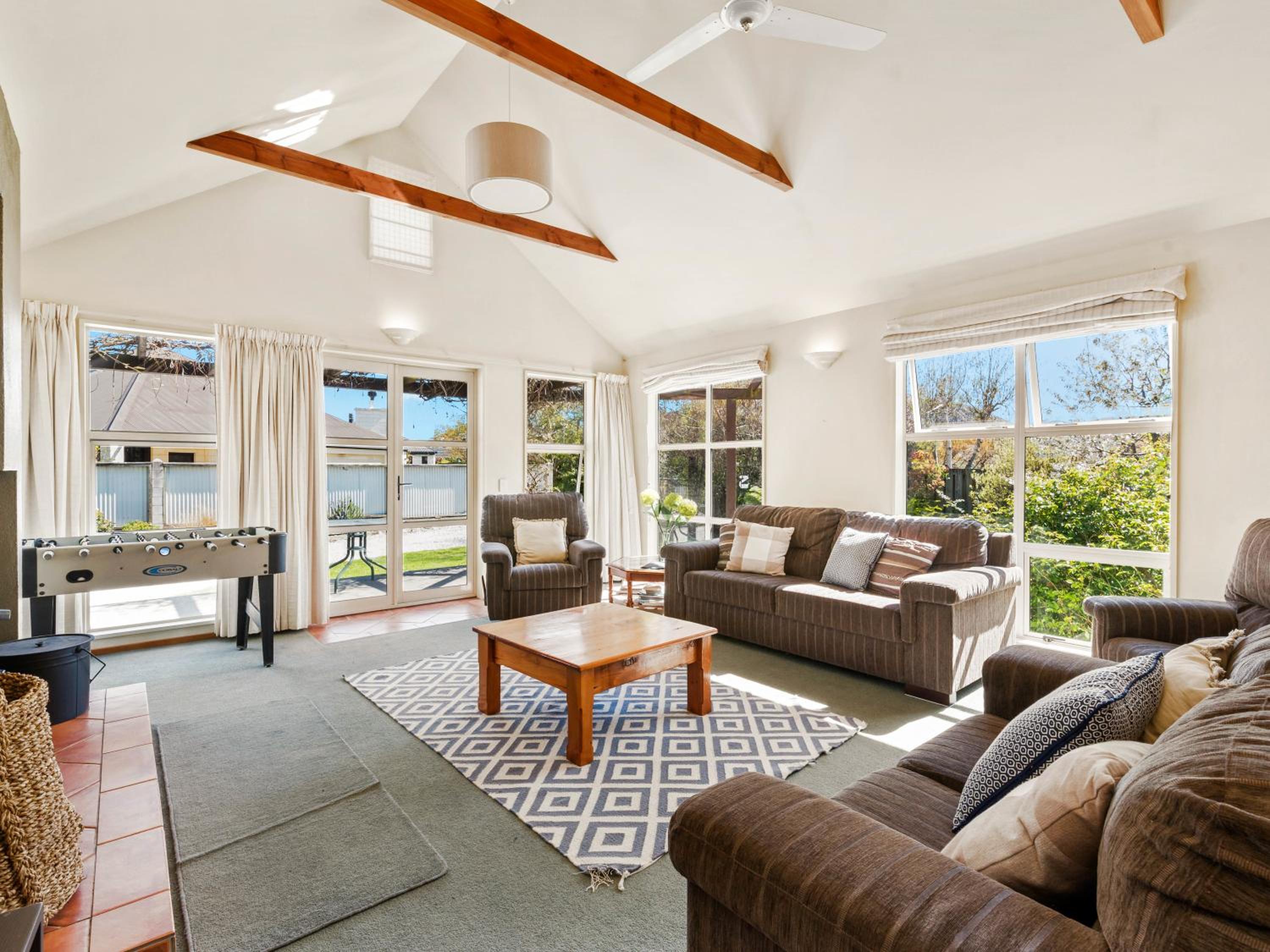 Charming on Cherry - Wanaka Holiday Home view 2