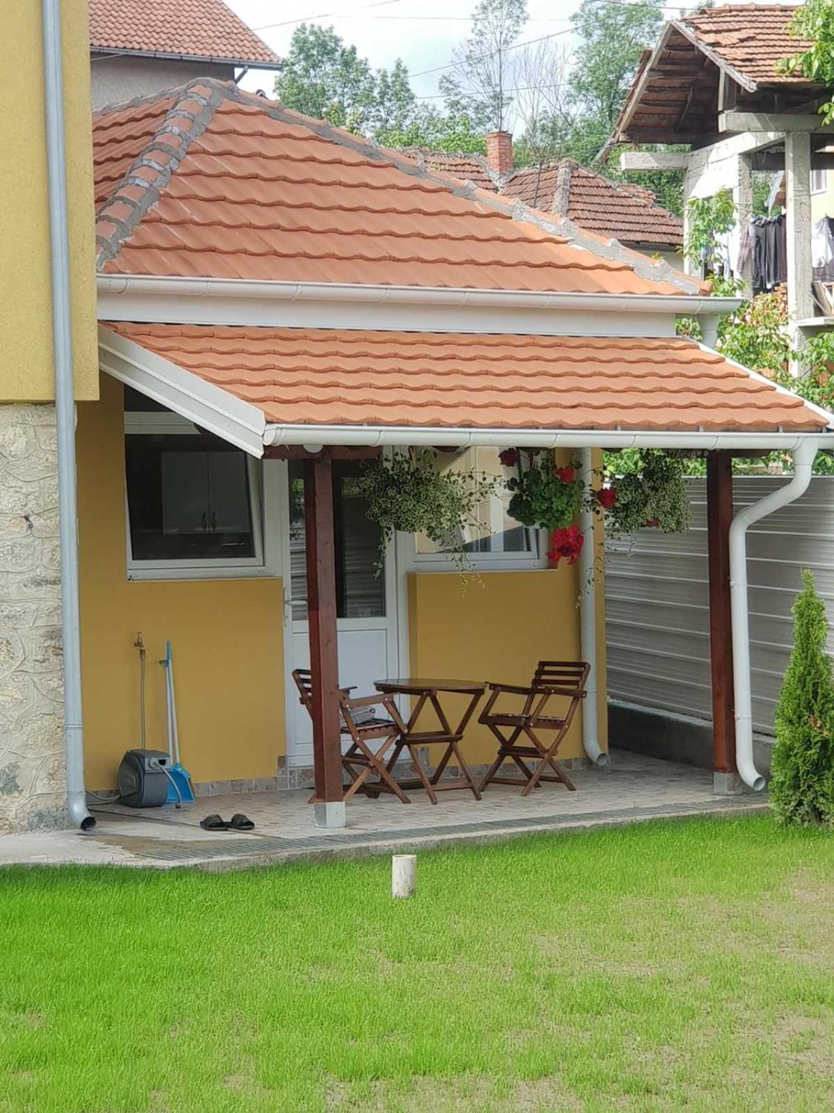 Photo 8