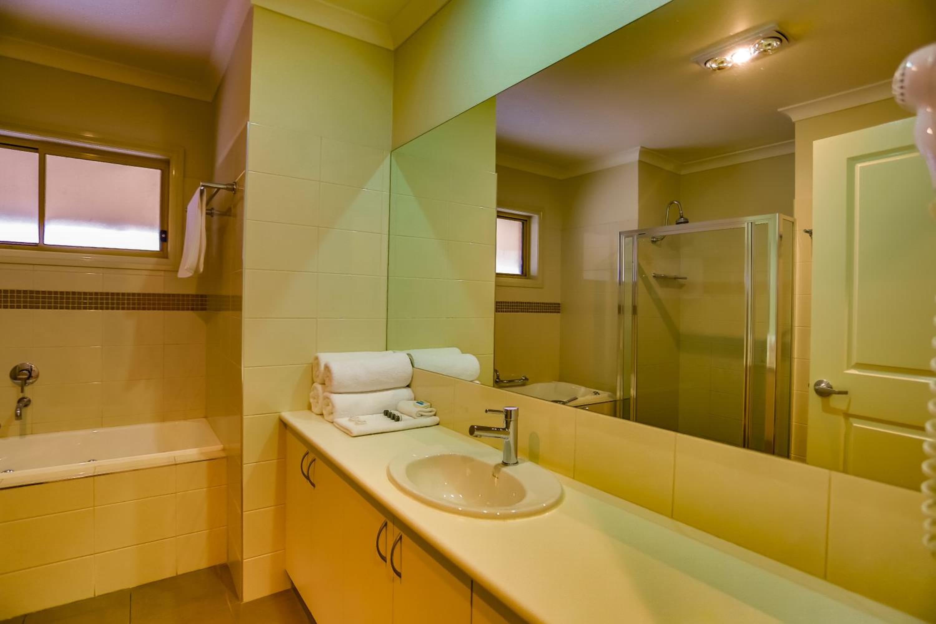 Murray Waters Motor Inn & Apartments