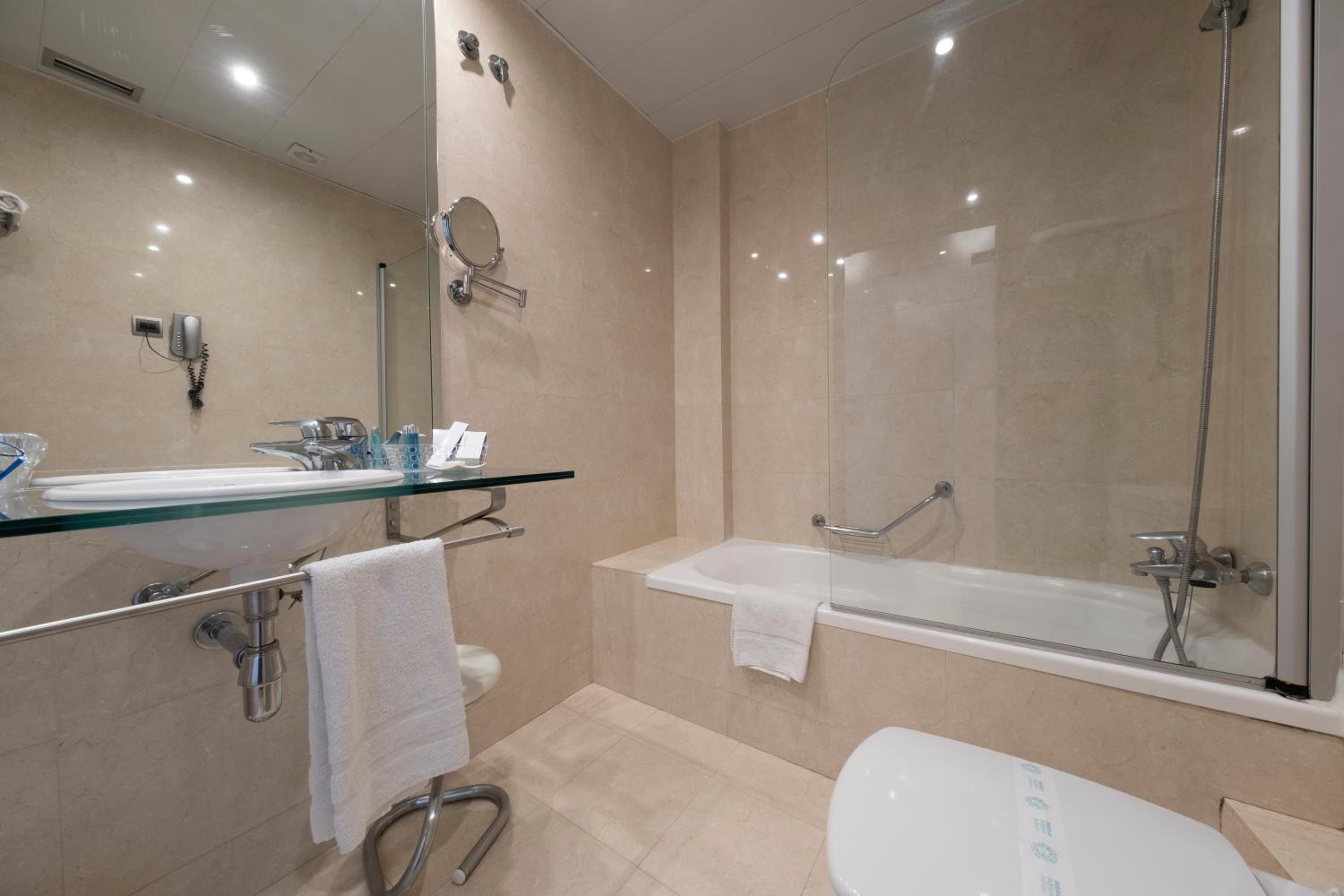 Barcelona Vacations - Best Western Hotel Mediterraneo - Property Image 12