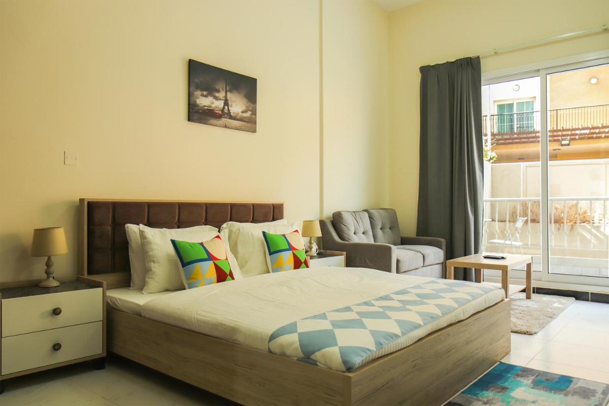 SHH - Furnished Studio in Knight Bridge Court A, JVC