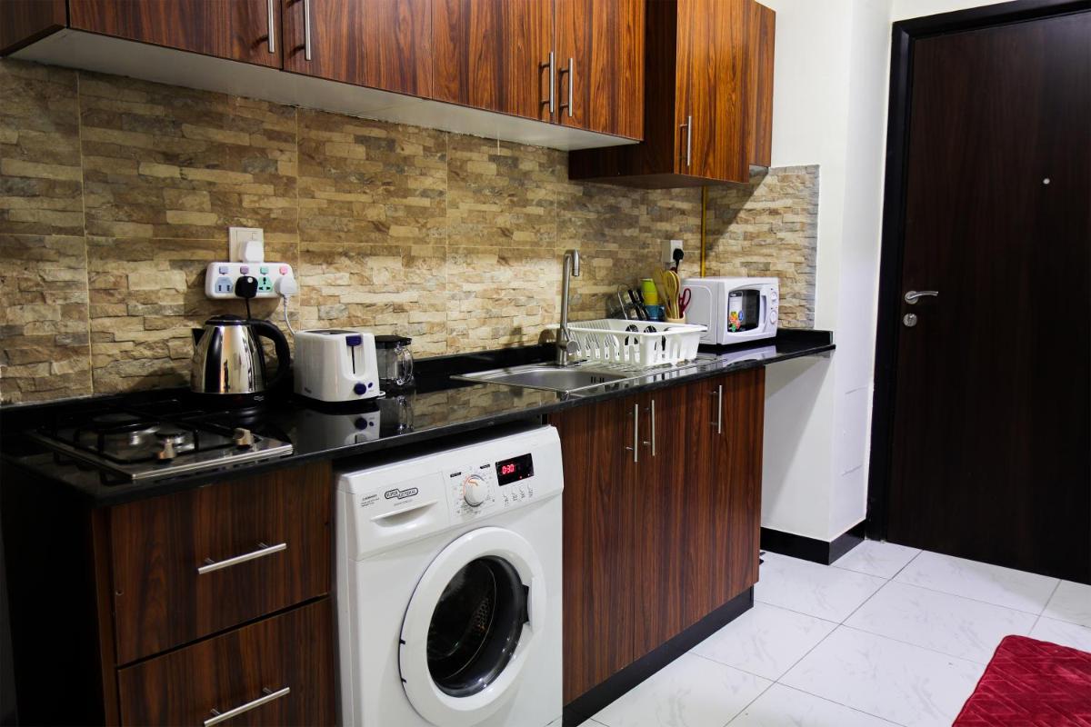 SHH - Furnished Studio in Knight Bridge Court A, JVC