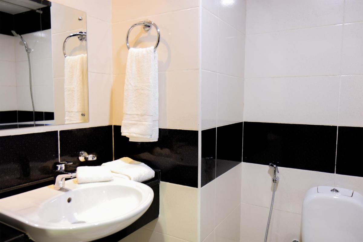 SHH - Furnished Studio in Knight Bridge Court A, JVC