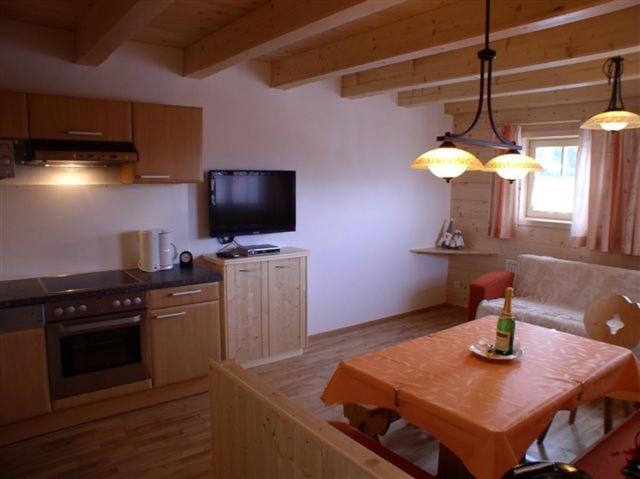 Dreimäderlhaus view 4