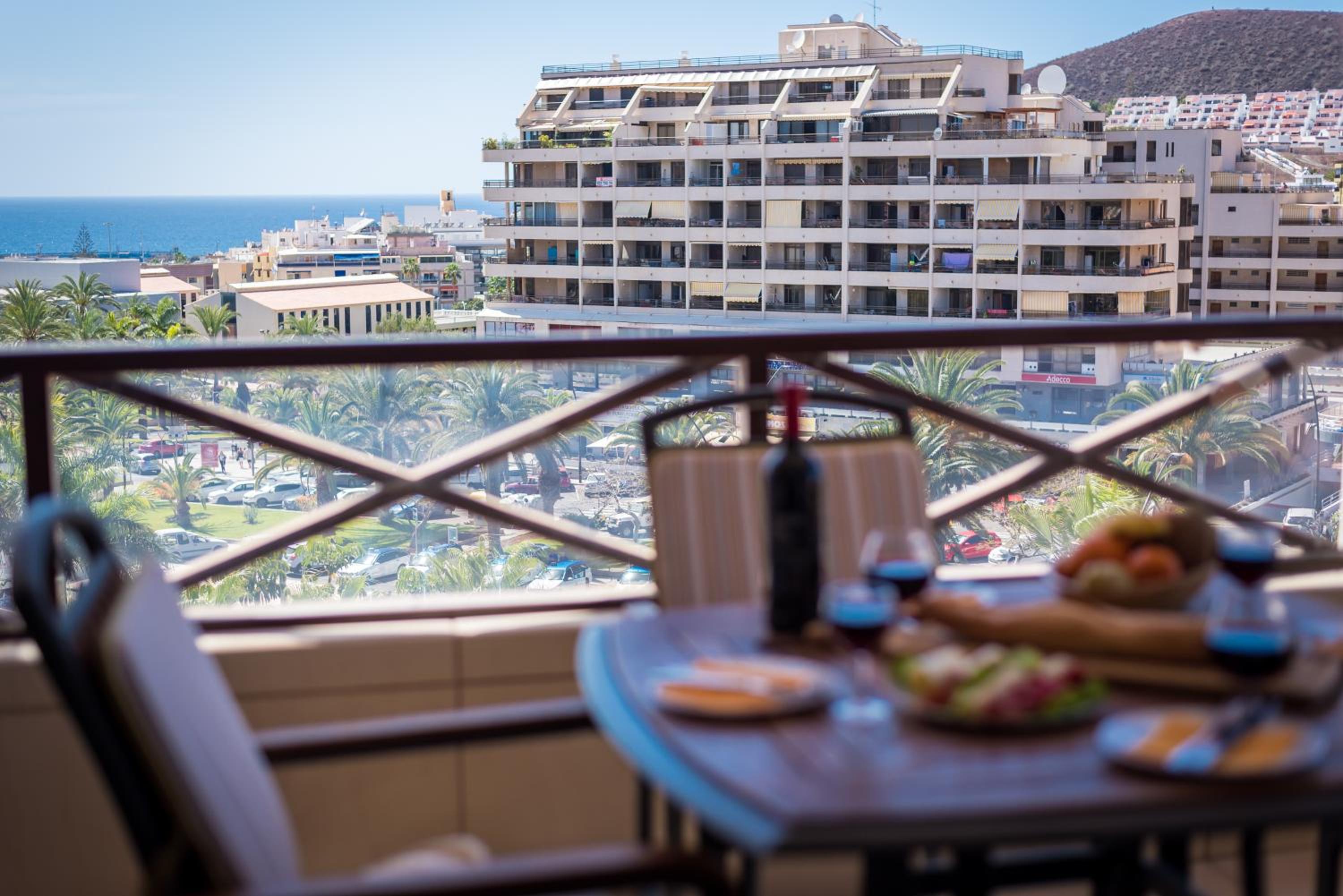 Great 'San Marino' Terrace and Pool view 4