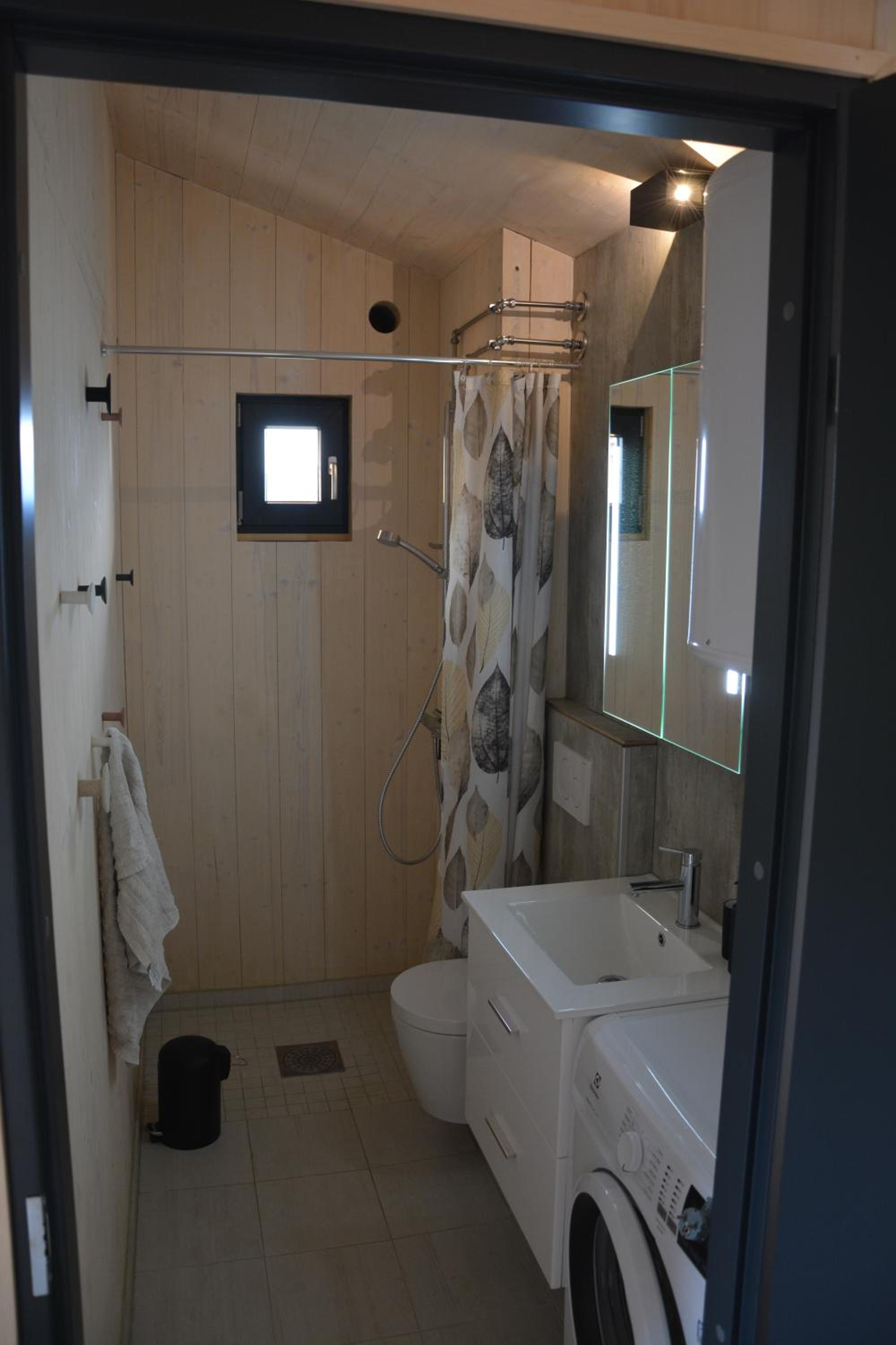 Photo 9
