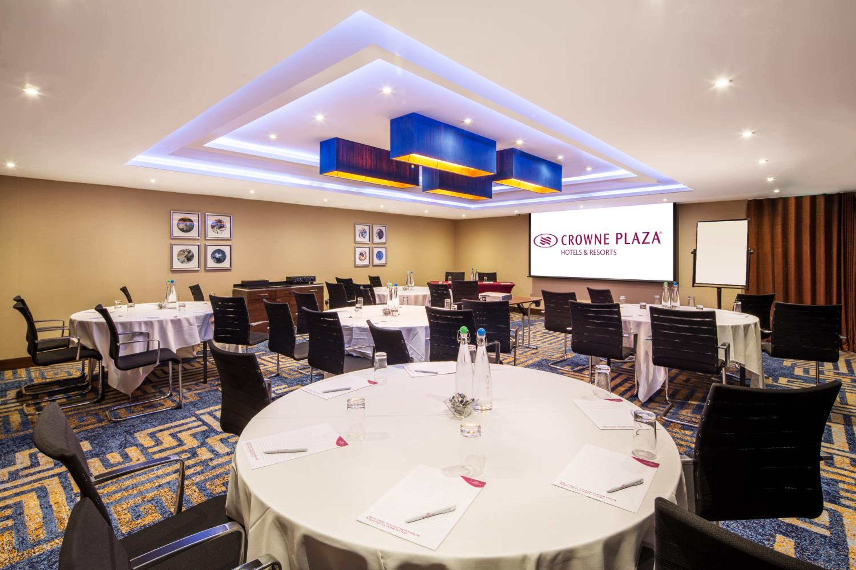 Crawley Vacations - Crowne Plaza London - Gatwick Airport, an IHG Hotel - Property Image 2