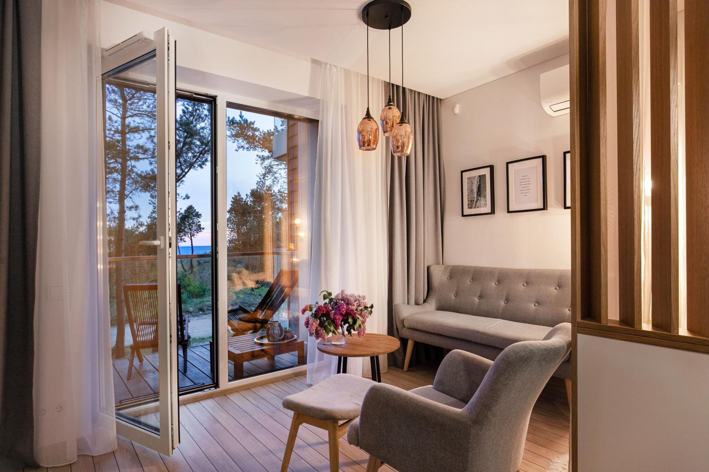 SEAVIEW - A Special Place For Two
