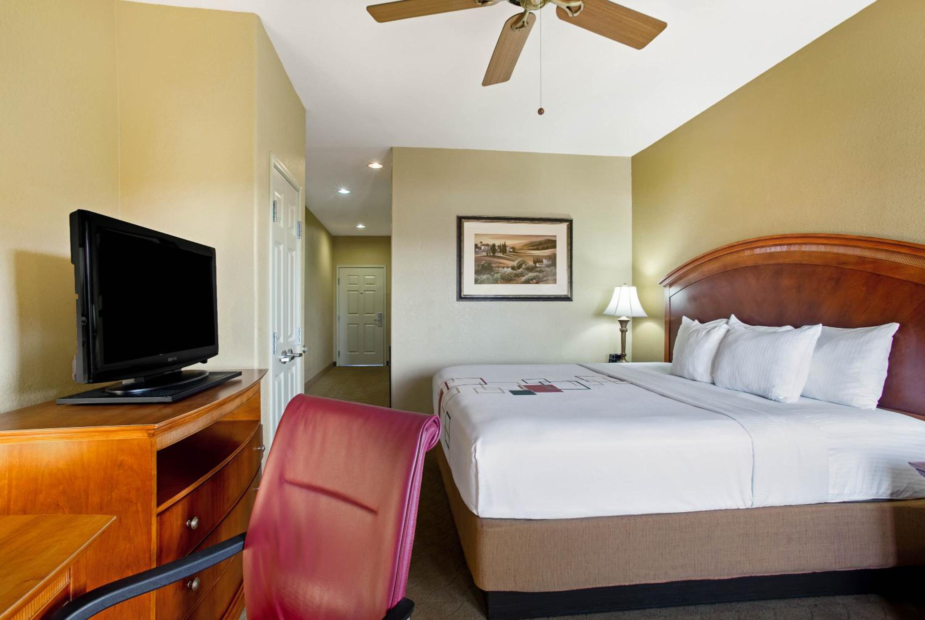 Marble Falls Vacations - La Quinta by Wyndham Marble Falls - Property Image 6