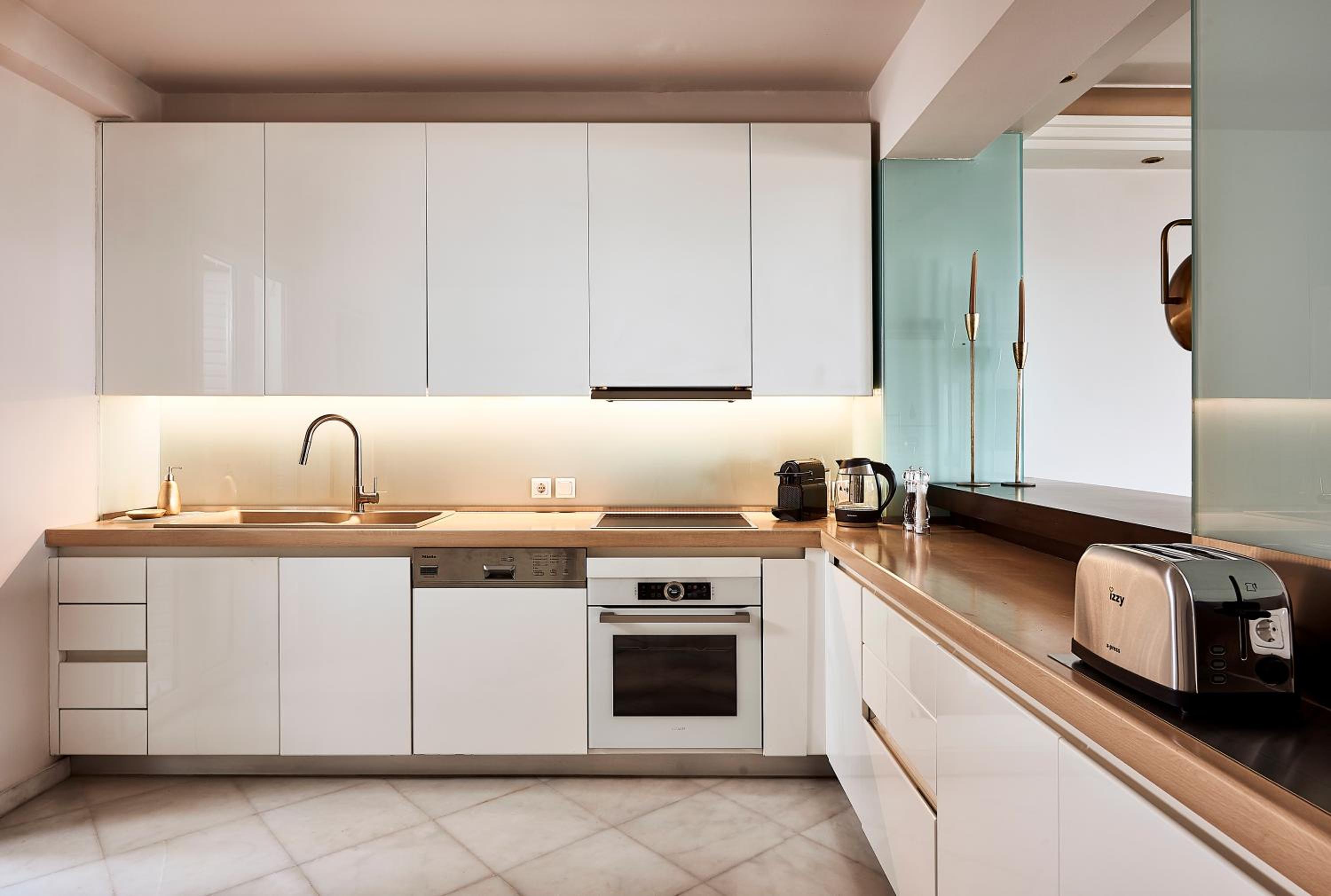 Crystal Green Properties