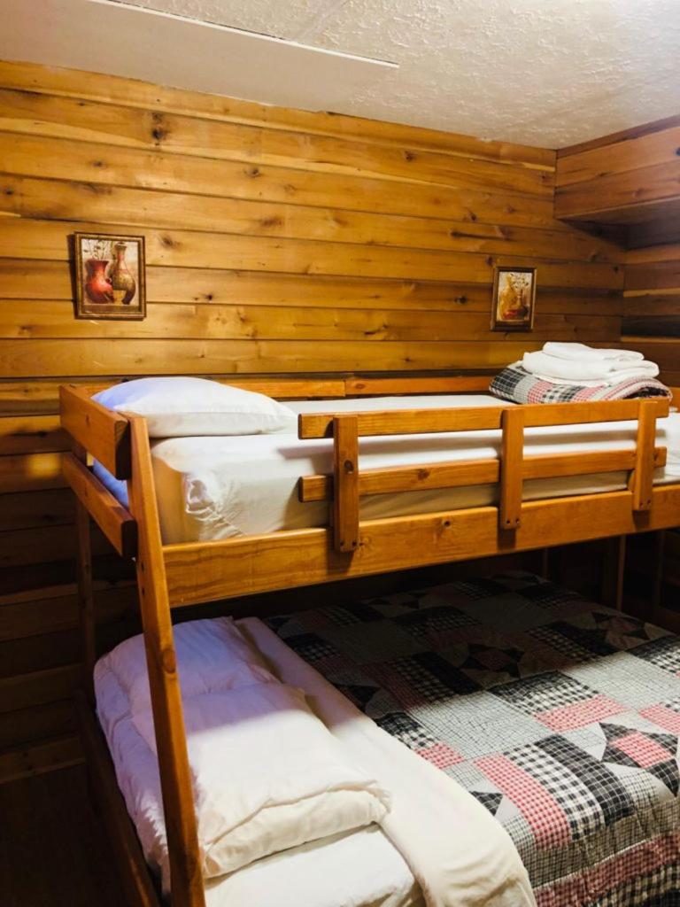 Country Road Cabins